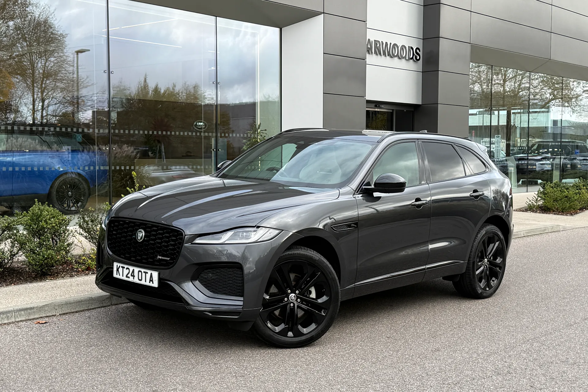 Jaguar F-PACE thumbnail image number 17