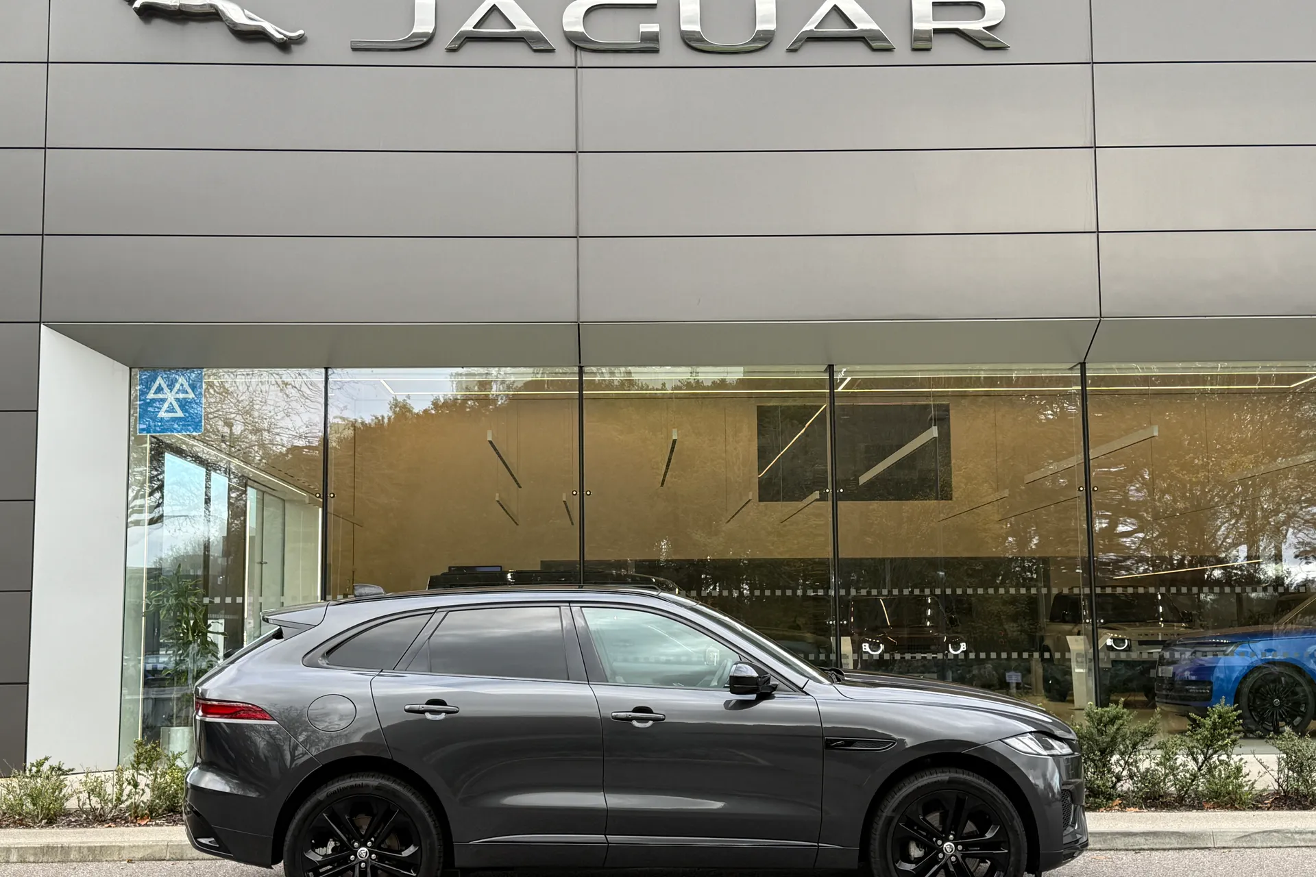 Jaguar F-PACE focused image