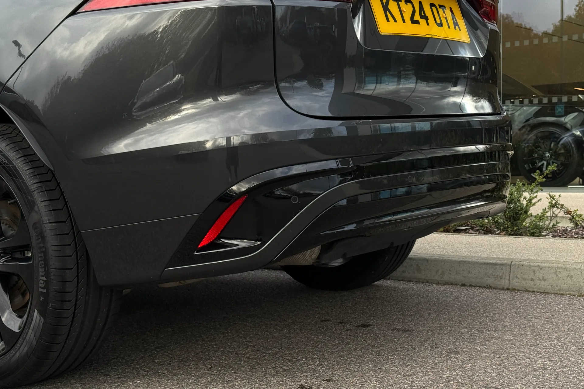 Jaguar F-PACE thumbnail image number 32