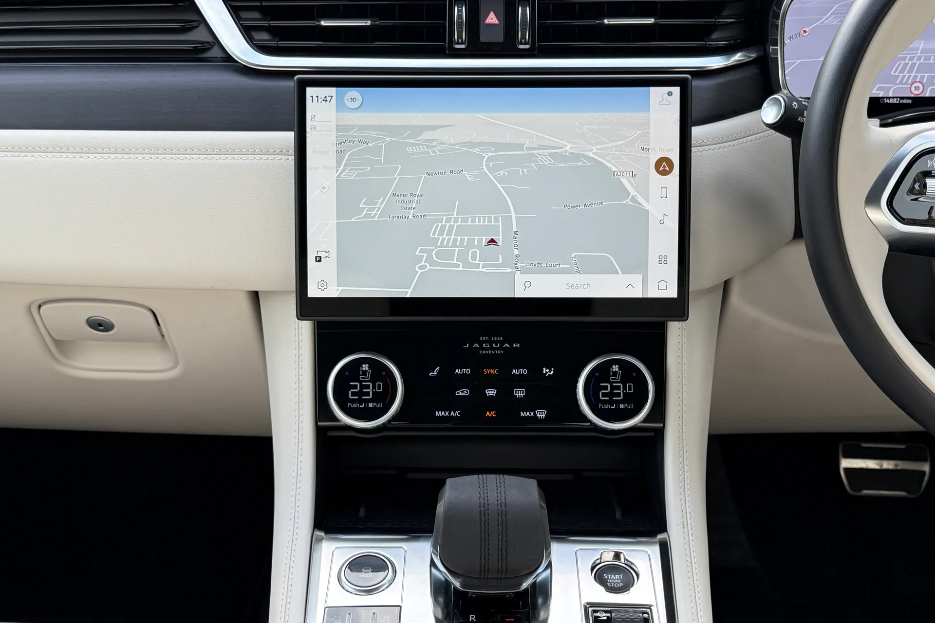 Jaguar F-PACE thumbnail image number 20