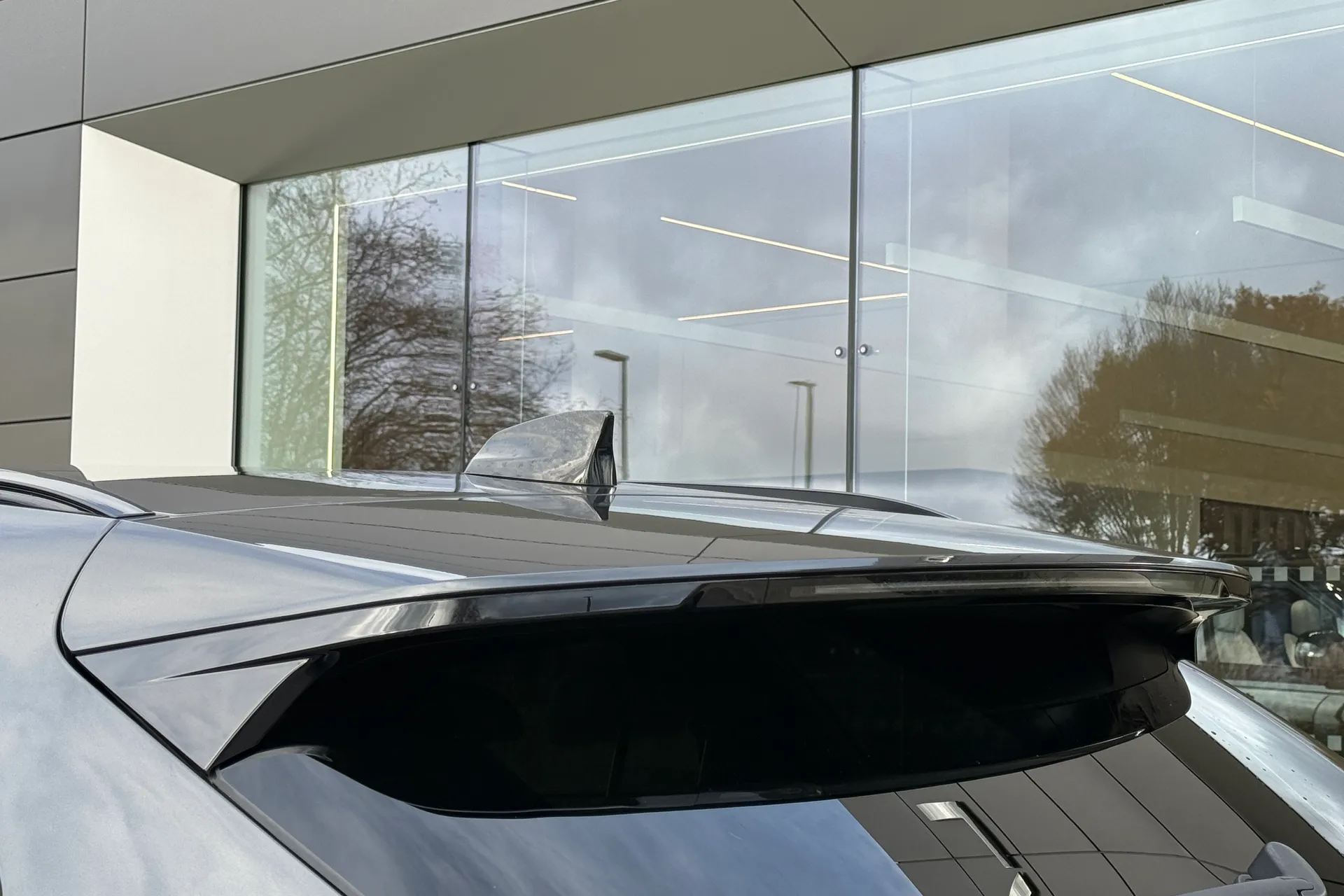 Jaguar F-PACE thumbnail image number 31