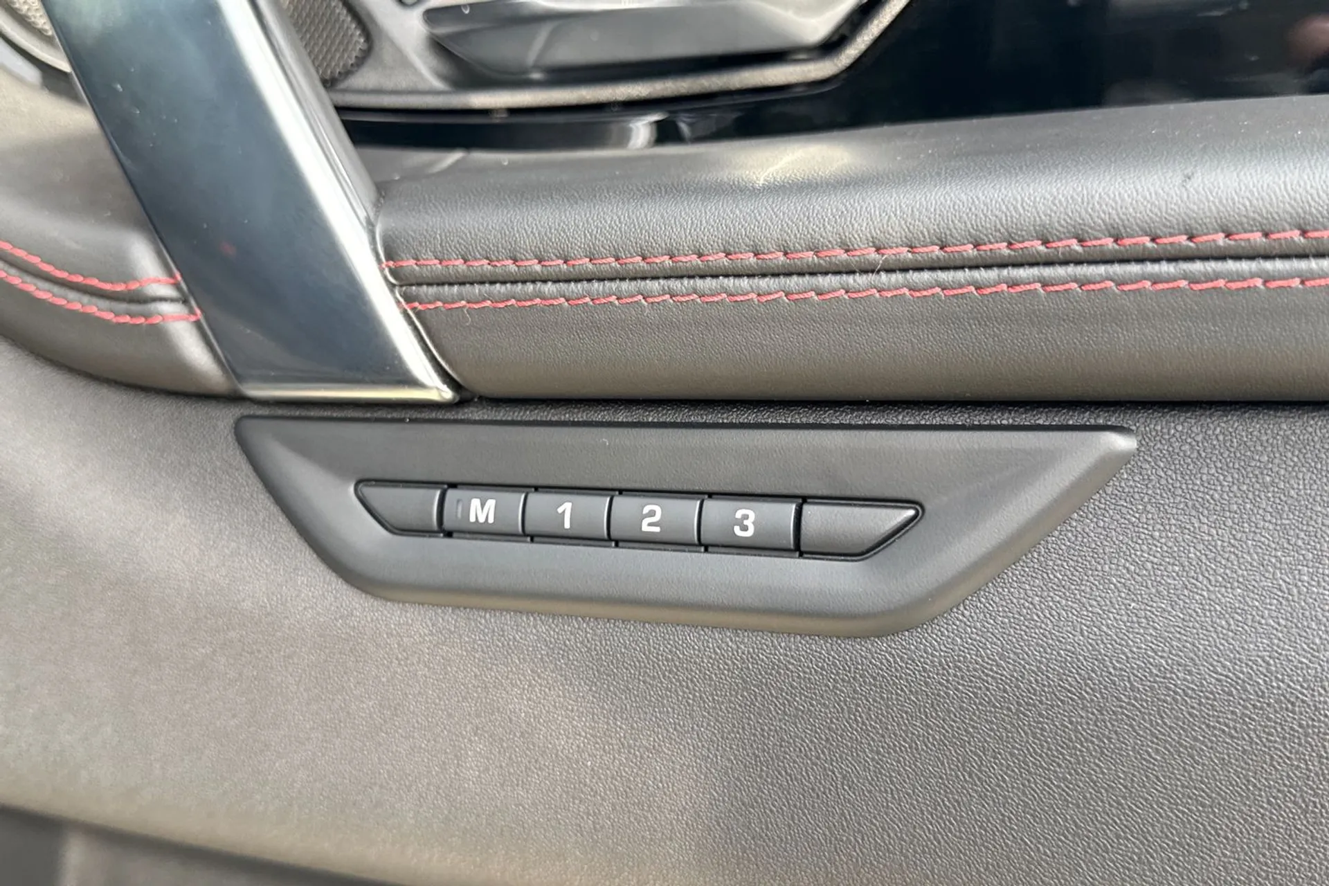 LAND ROVER DISCOVERY SPORT thumbnail image number 27