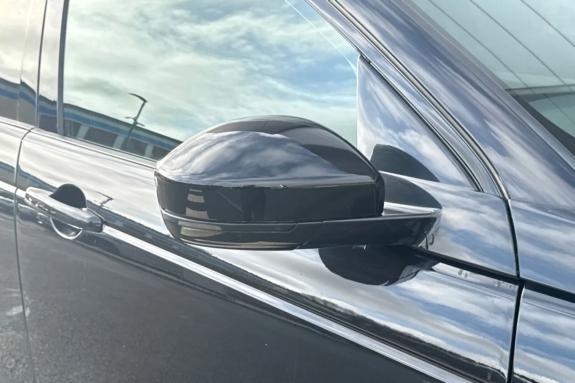 LAND ROVER DISCOVERY SPORT thumbnail image number 32