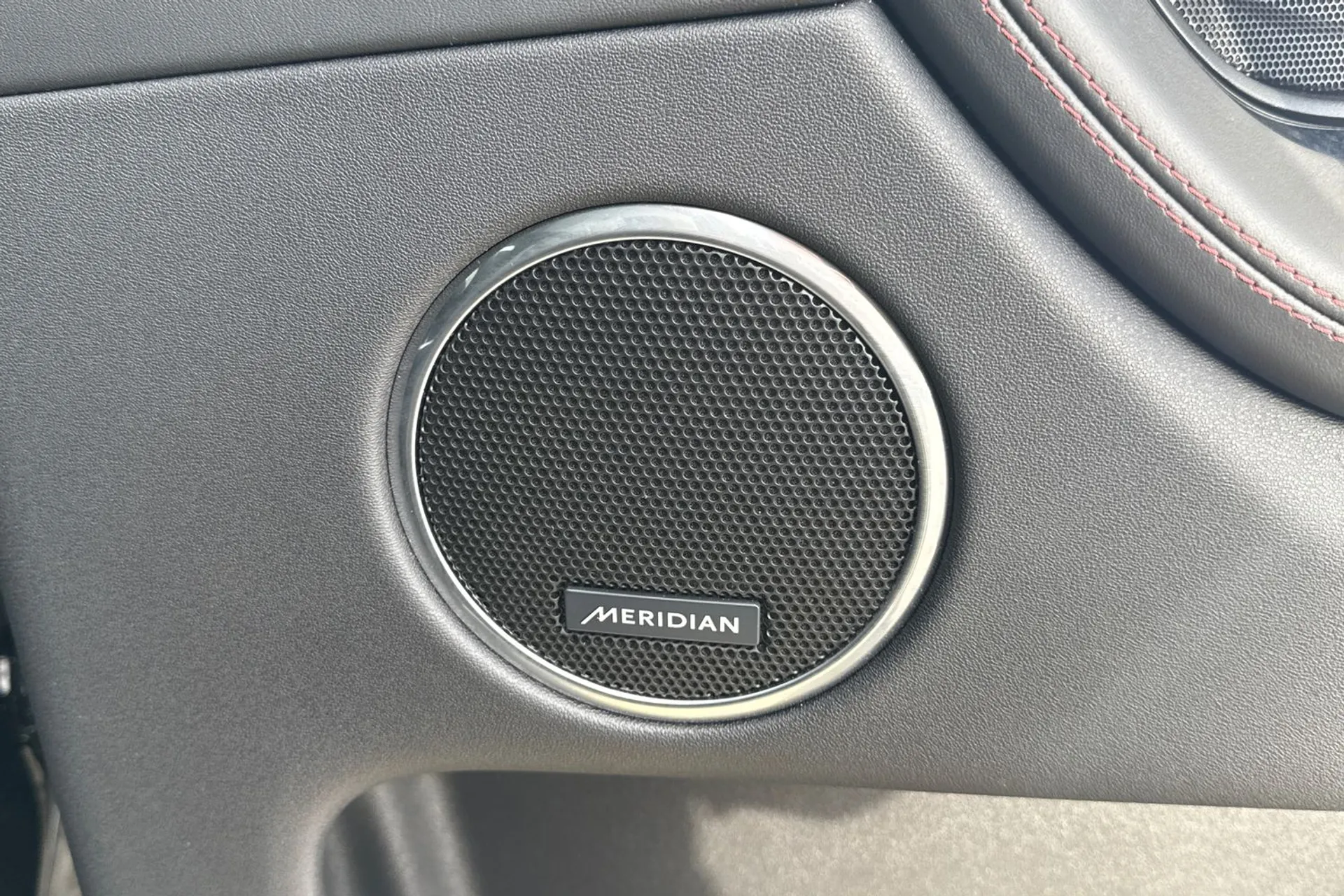 LAND ROVER DISCOVERY SPORT thumbnail image number 28