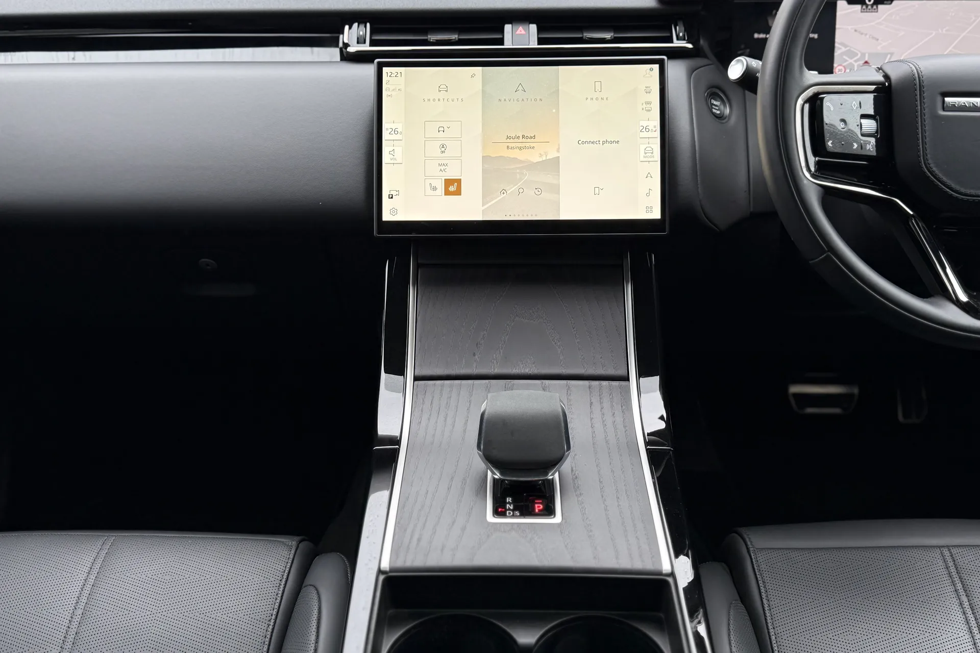 LAND ROVER RANGE ROVER VELAR thumbnail image number 15