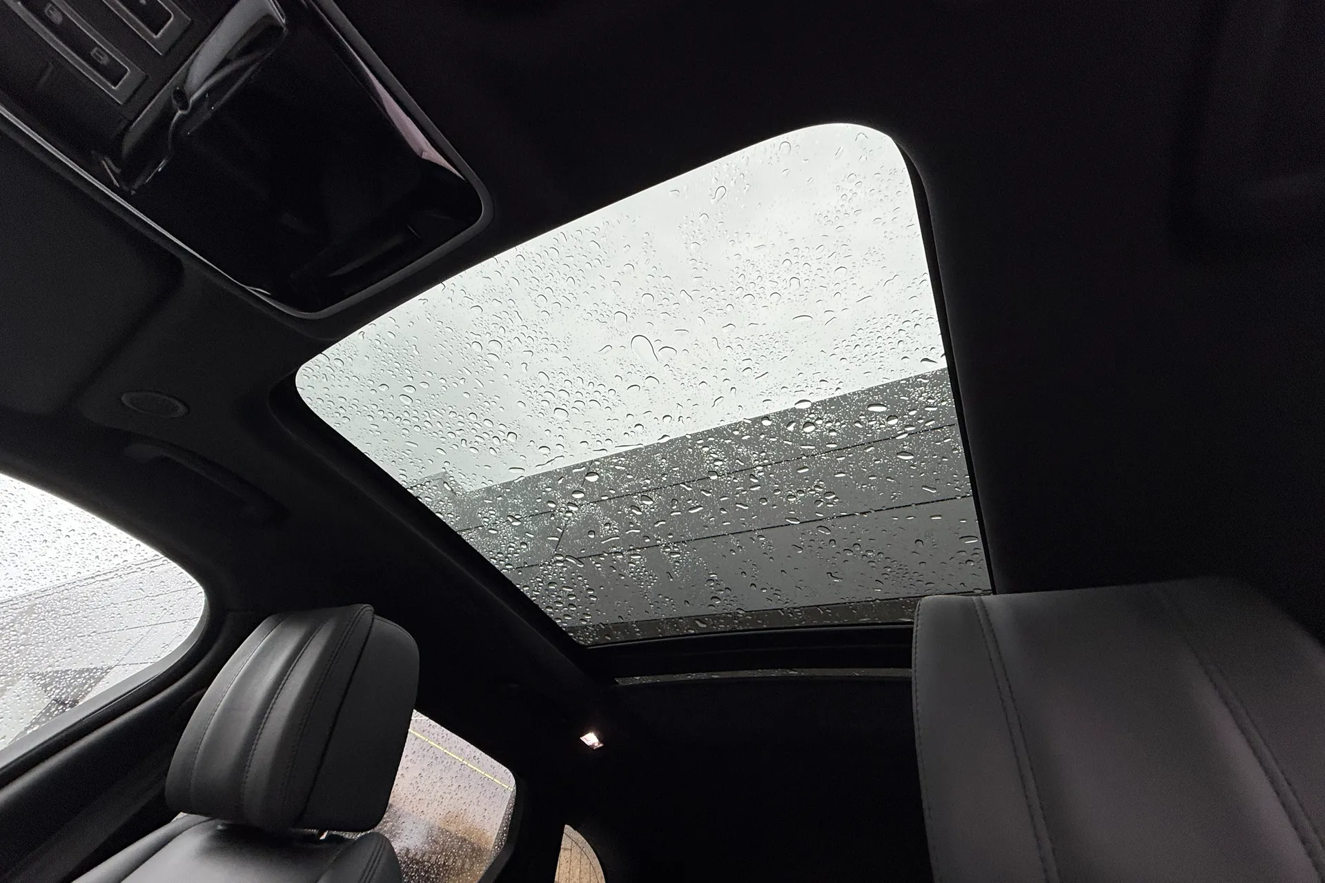 LAND ROVER RANGE ROVER VELAR thumbnail image number 5