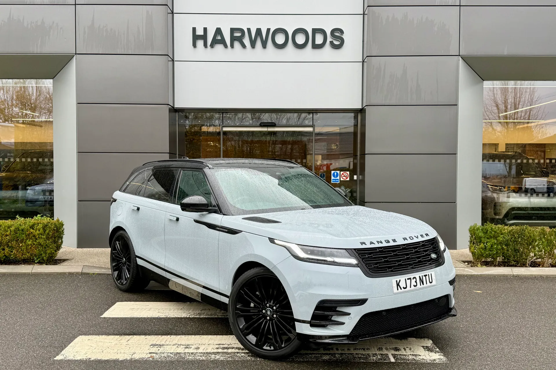 LAND ROVER RANGE ROVER VELAR focused image