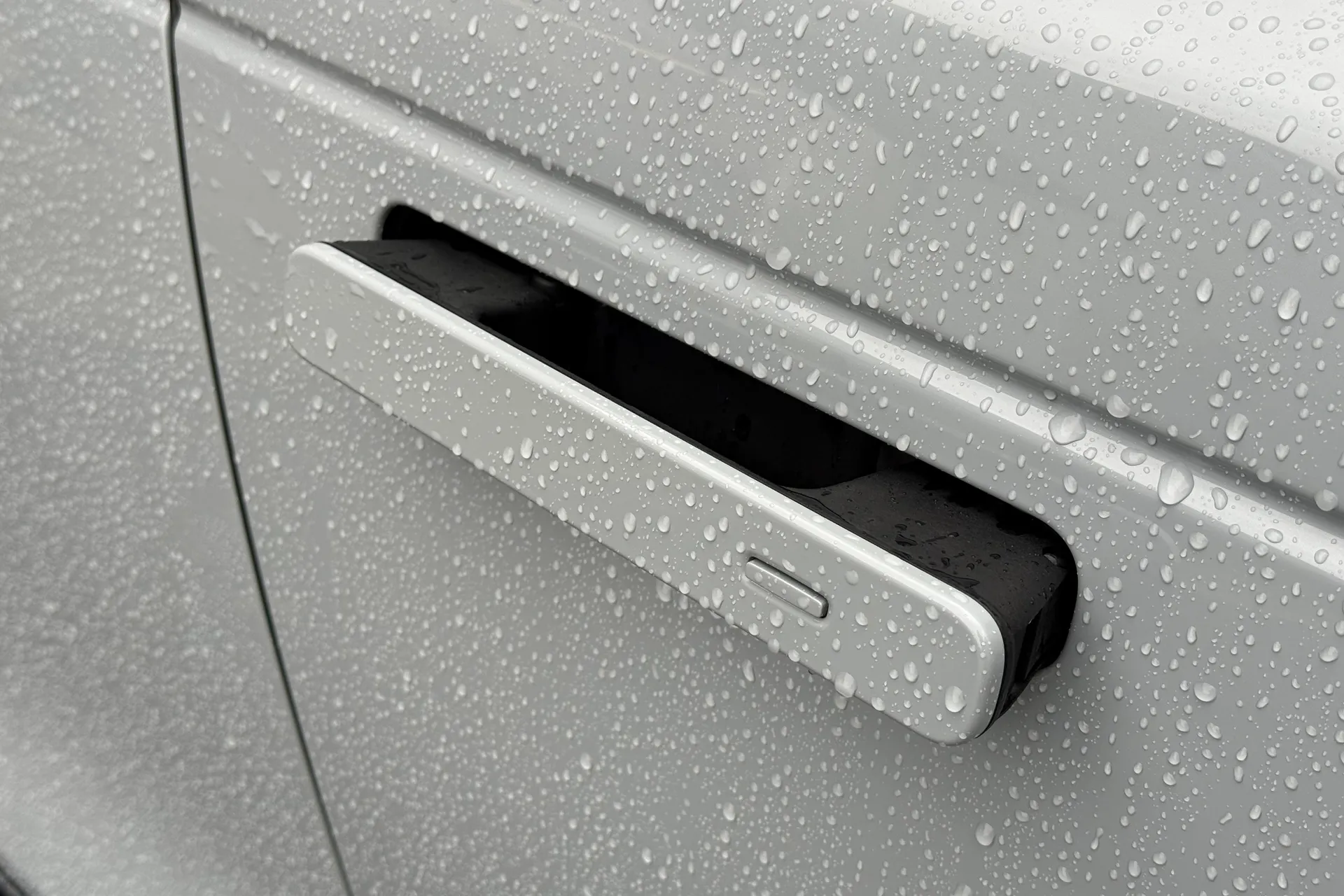 LAND ROVER RANGE ROVER VELAR thumbnail image number 37