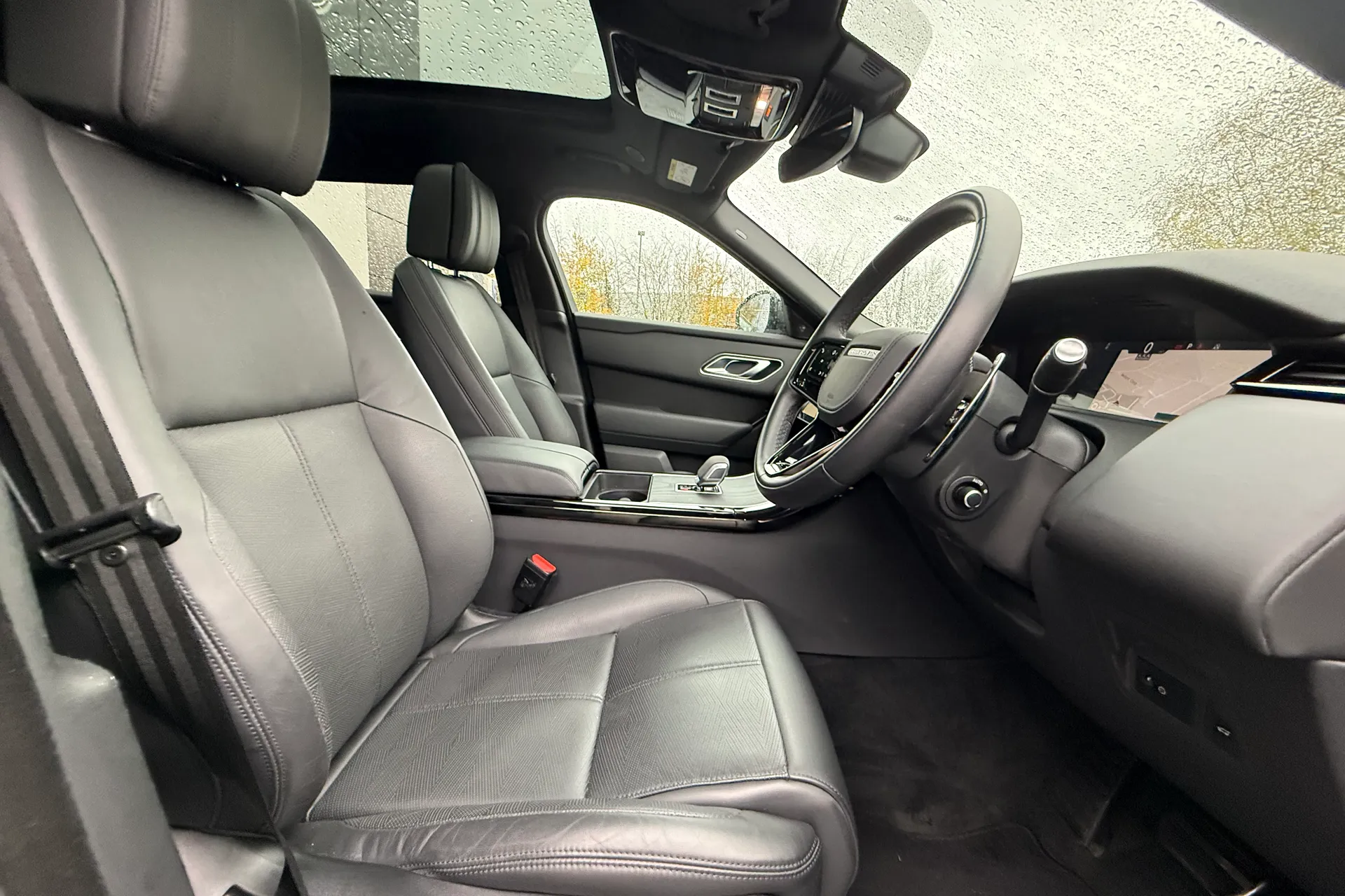 LAND ROVER RANGE ROVER VELAR thumbnail image number 9