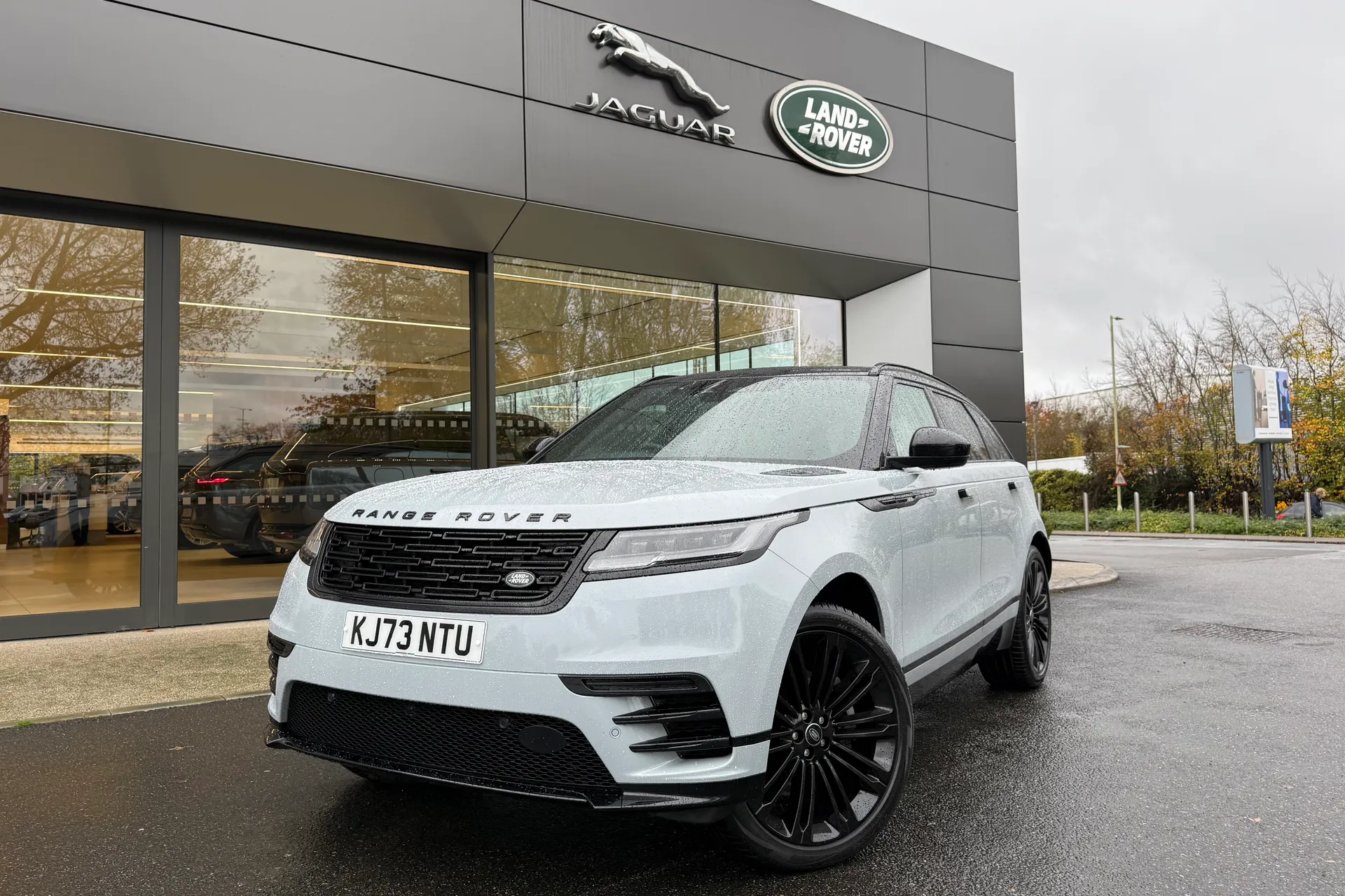 LAND ROVER RANGE ROVER VELAR thumbnail image number 28