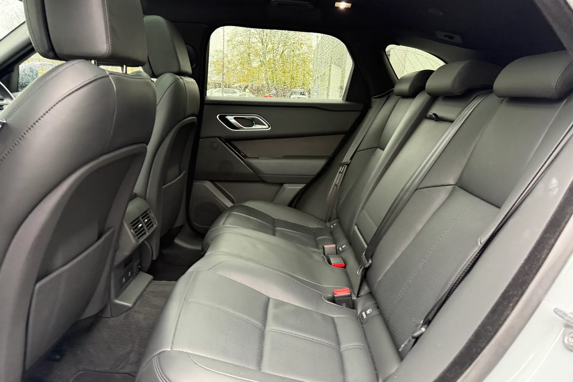 LAND ROVER RANGE ROVER VELAR thumbnail image number 48