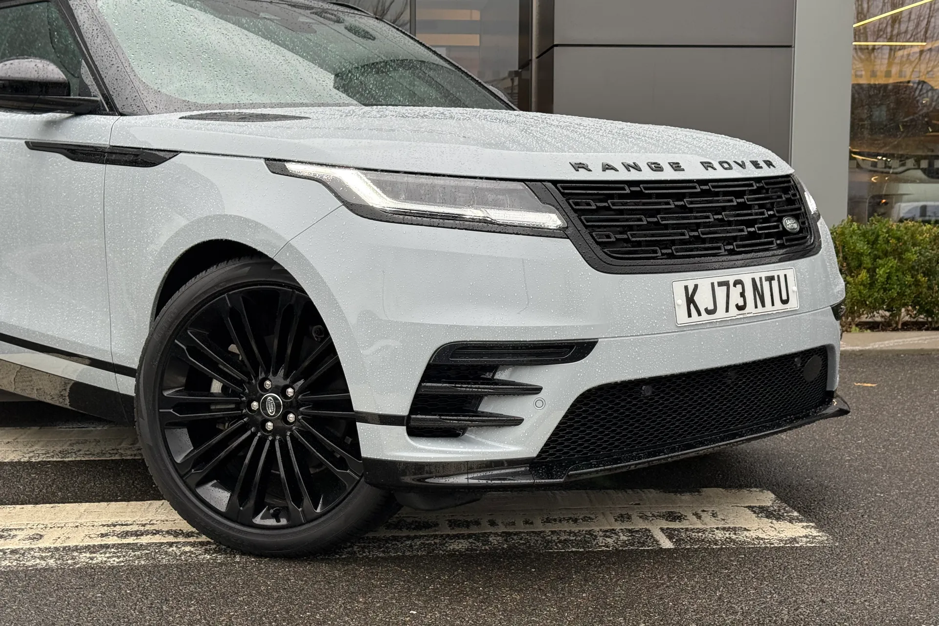LAND ROVER RANGE ROVER VELAR thumbnail image number 30