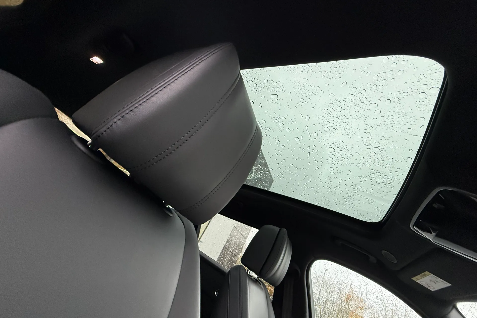 LAND ROVER RANGE ROVER VELAR thumbnail image number 35