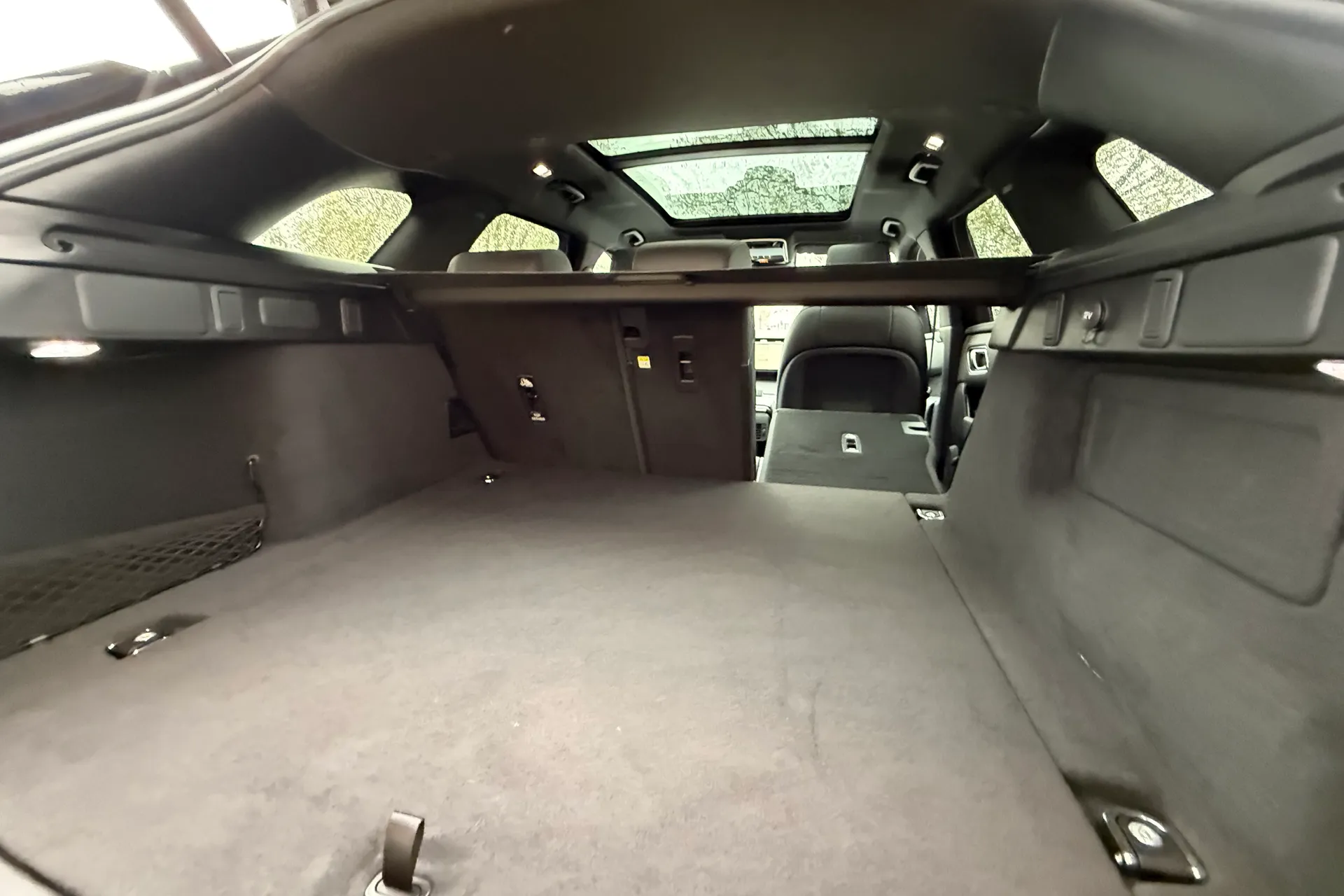 LAND ROVER RANGE ROVER VELAR thumbnail image number 43