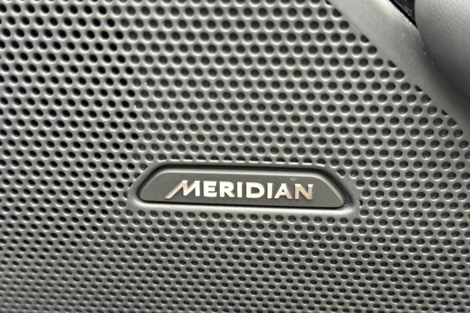 LAND ROVER RANGE ROVER VELAR thumbnail image number 21