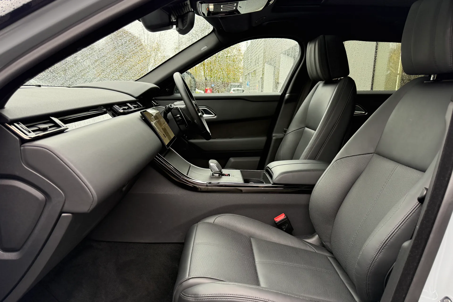 LAND ROVER RANGE ROVER VELAR thumbnail image number 10