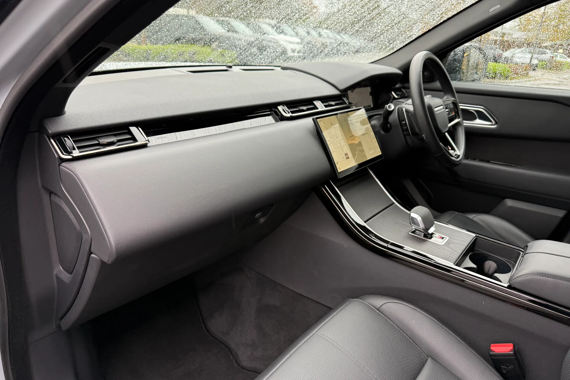 LAND ROVER RANGE ROVER VELAR thumbnail image number 47