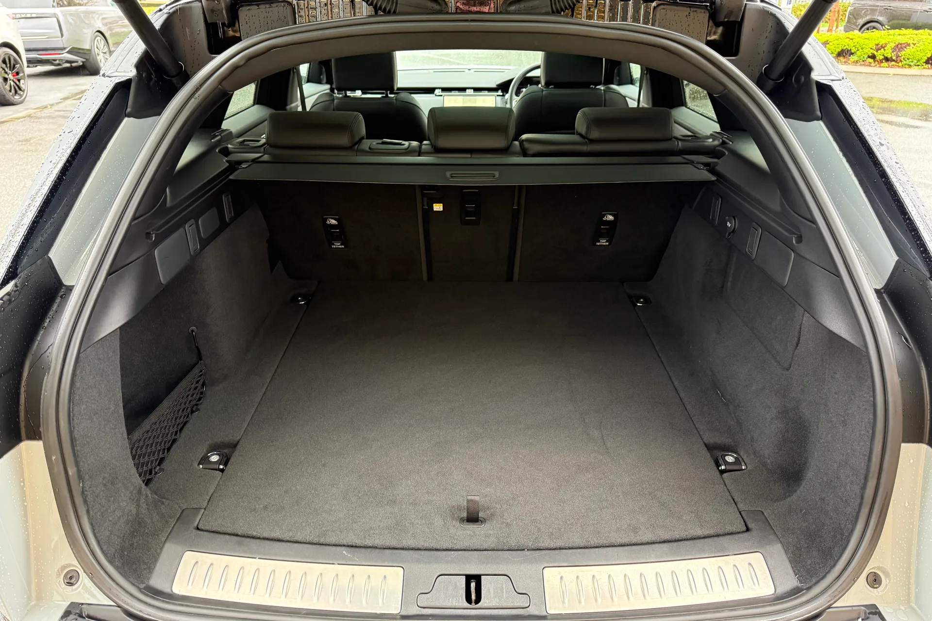 LAND ROVER RANGE ROVER VELAR thumbnail image number 39