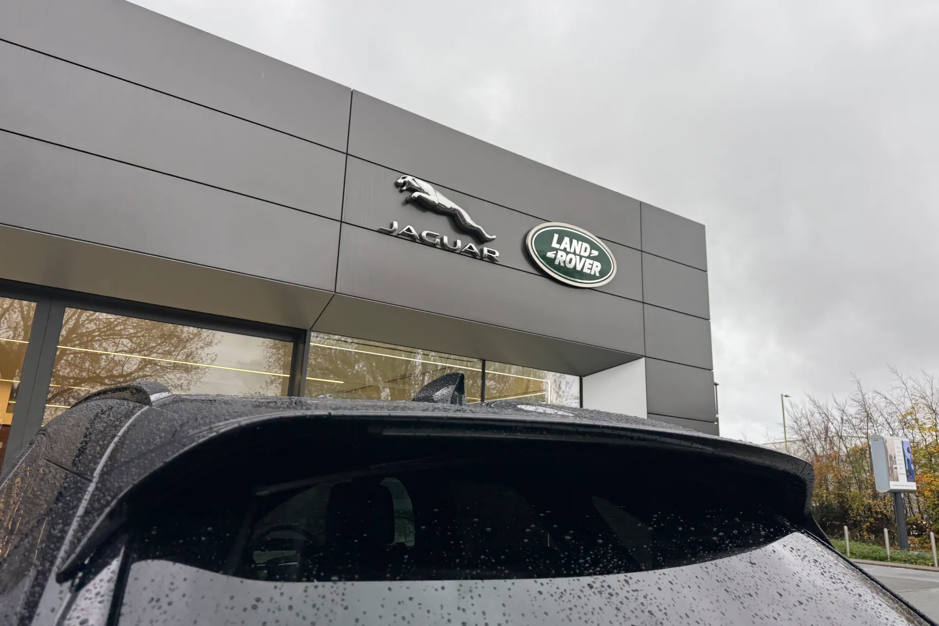 LAND ROVER RANGE ROVER VELAR thumbnail image number 32