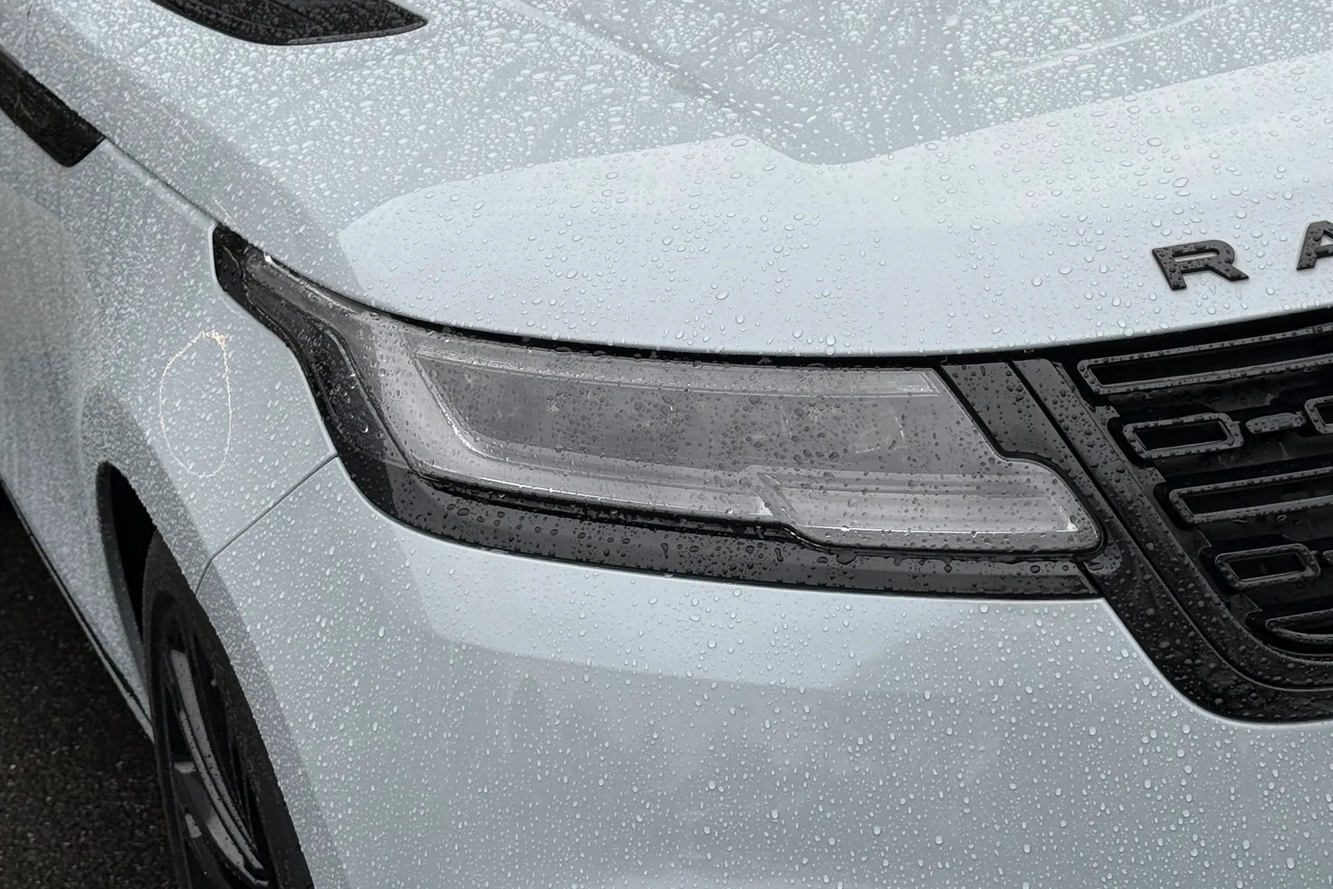 LAND ROVER RANGE ROVER VELAR thumbnail image number 54