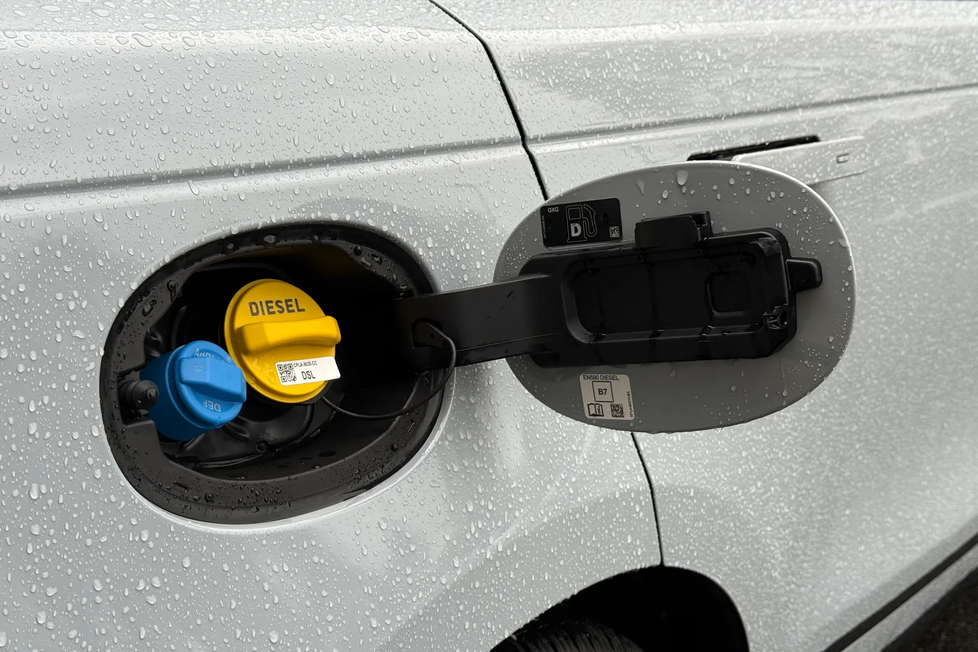 LAND ROVER RANGE ROVER VELAR thumbnail image number 38