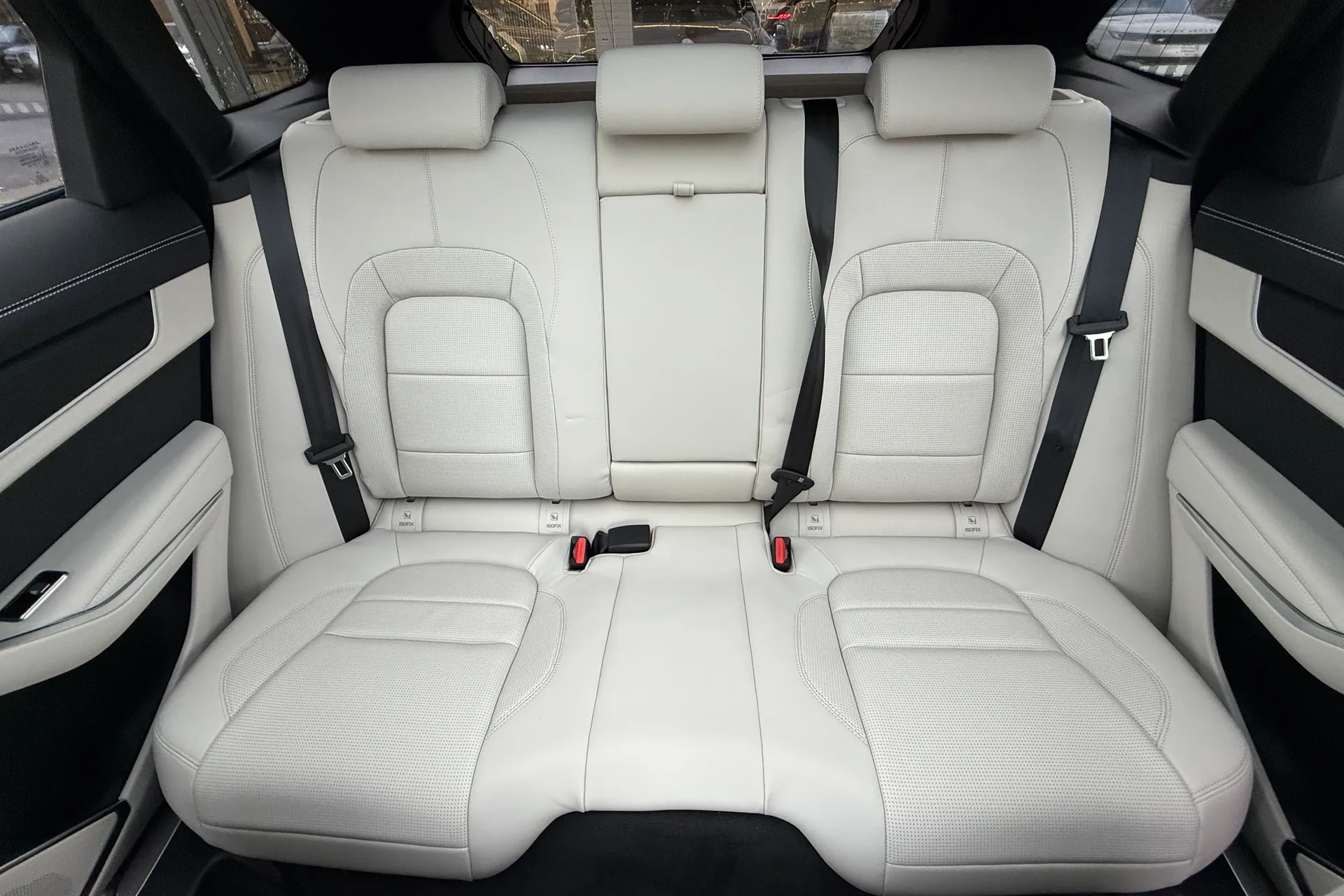 Jaguar F-PACE thumbnail image number 10