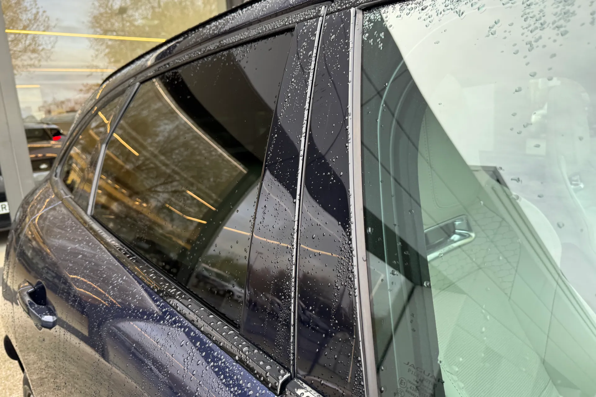 Jaguar F-PACE thumbnail image number 23