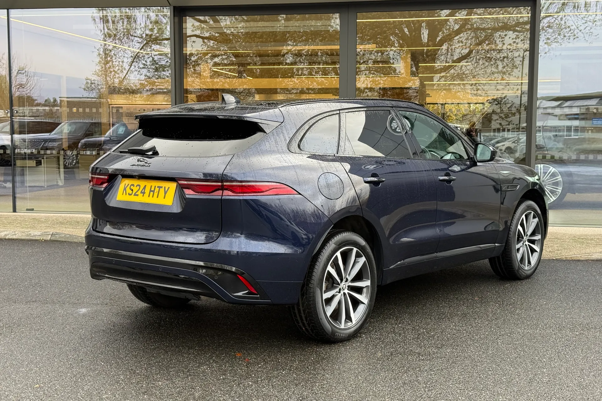 Jaguar F-PACE thumbnail image number 7