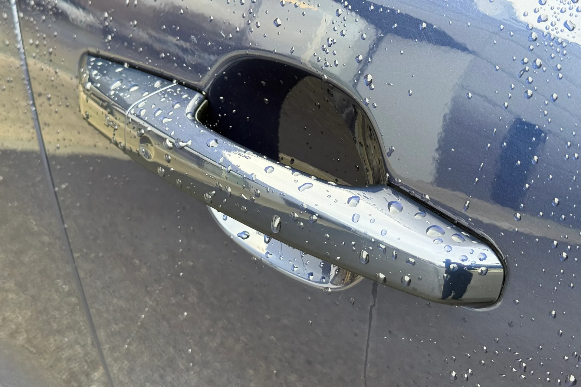 Jaguar F-PACE thumbnail image number 36