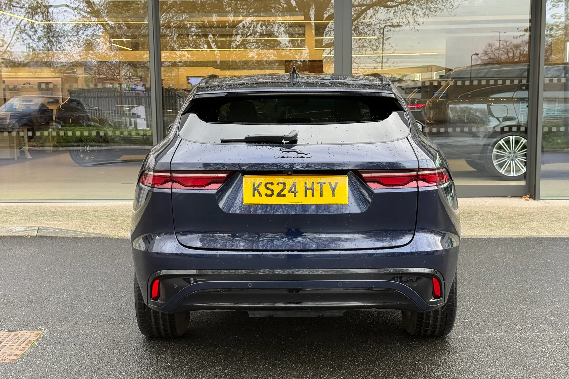 Jaguar F-PACE thumbnail image number 8