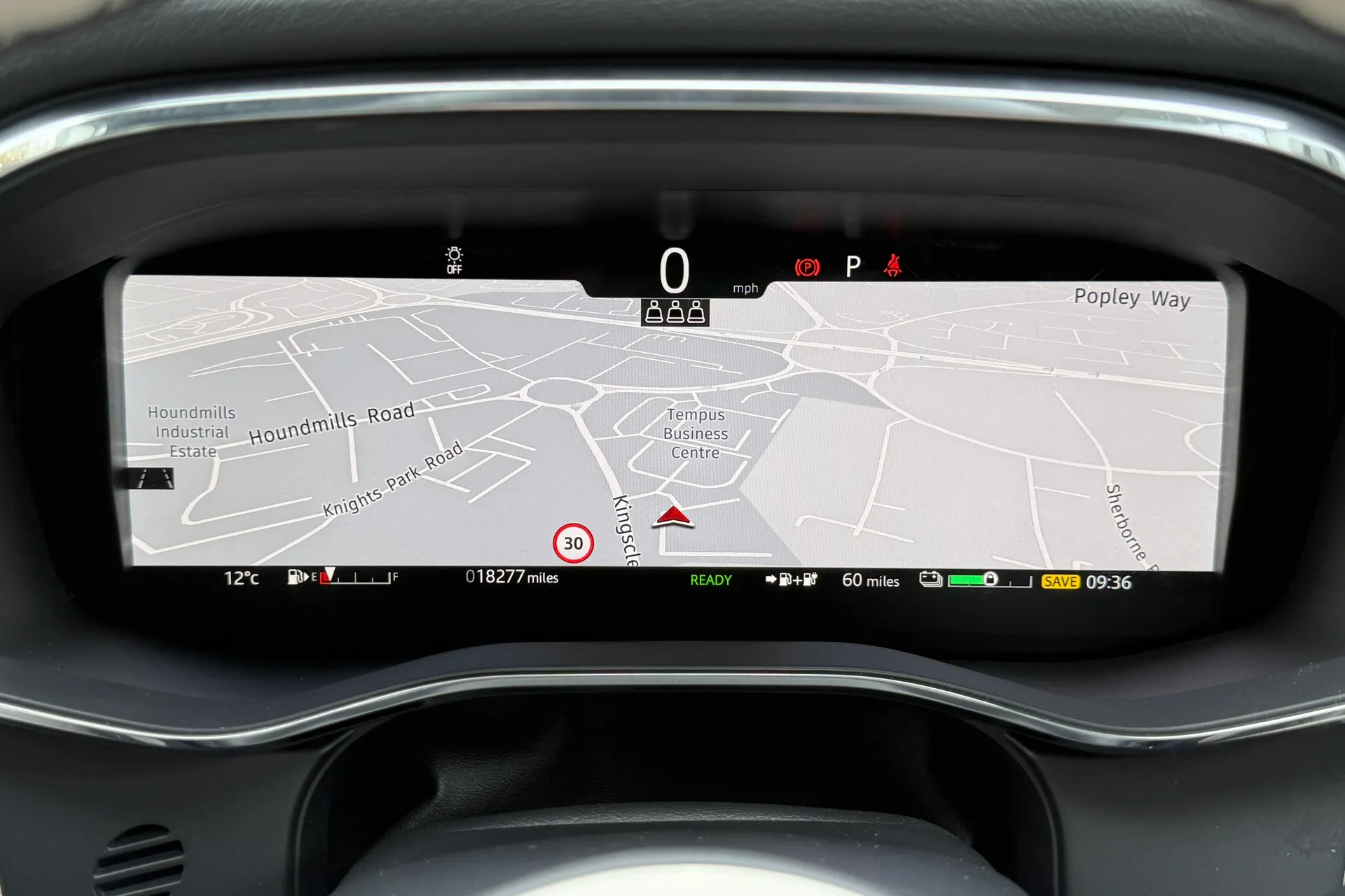 Jaguar F-PACE thumbnail image number 21