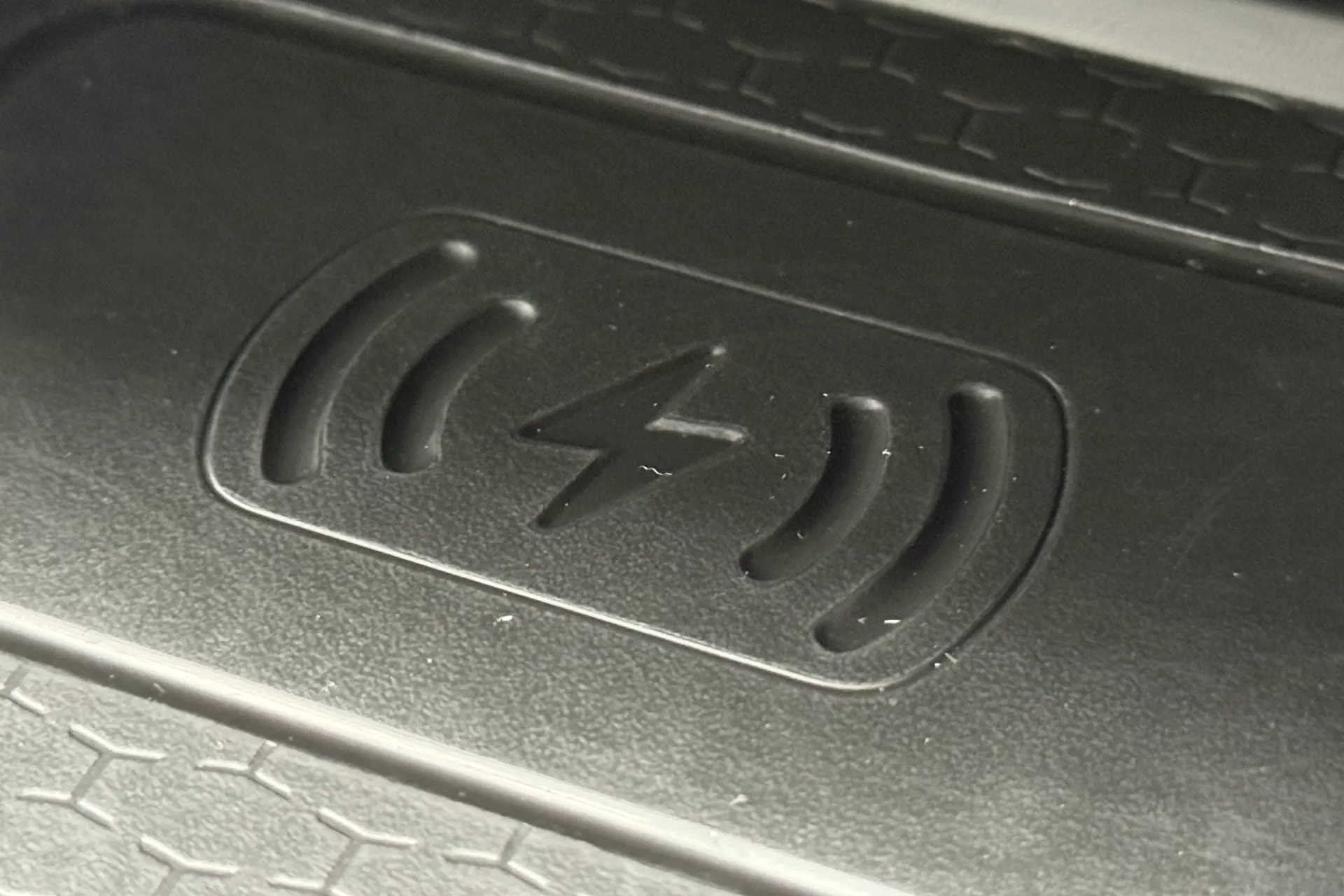 Jaguar F-PACE thumbnail image number 20