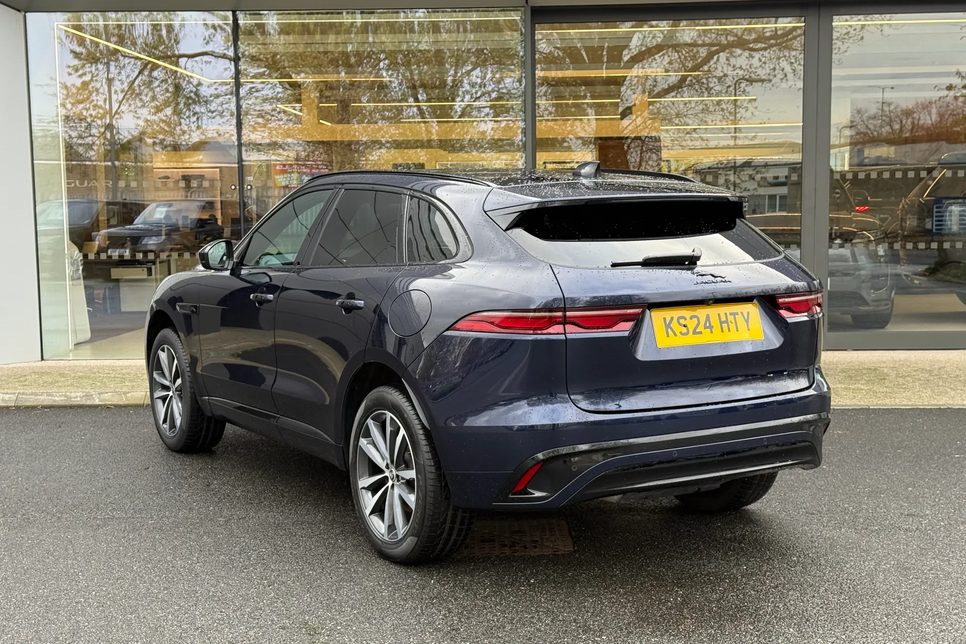 Jaguar F-PACE thumbnail image number 54