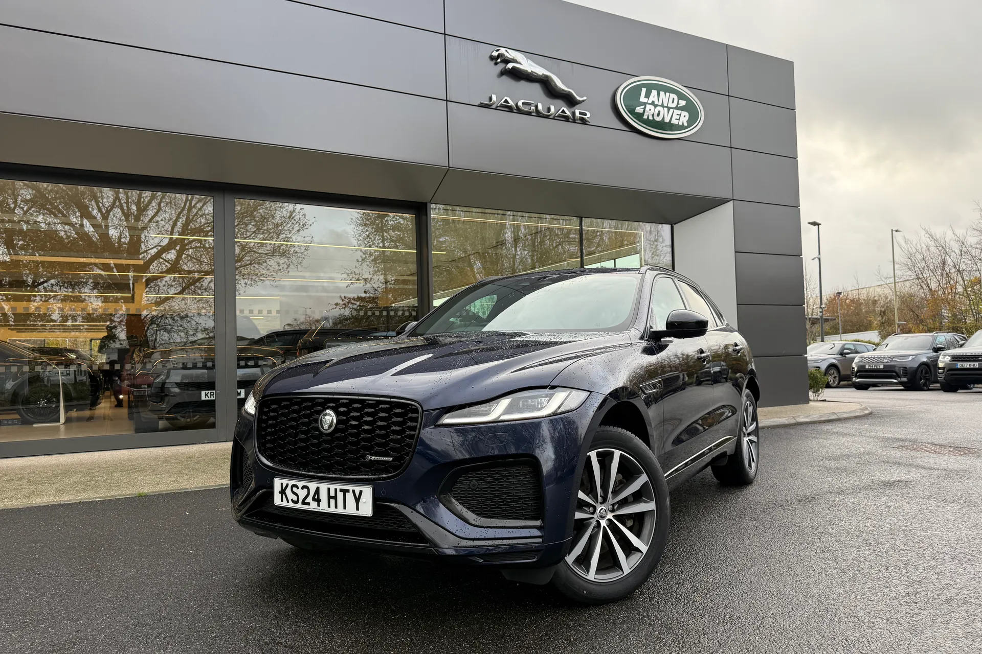 Jaguar F-PACE thumbnail image number 27