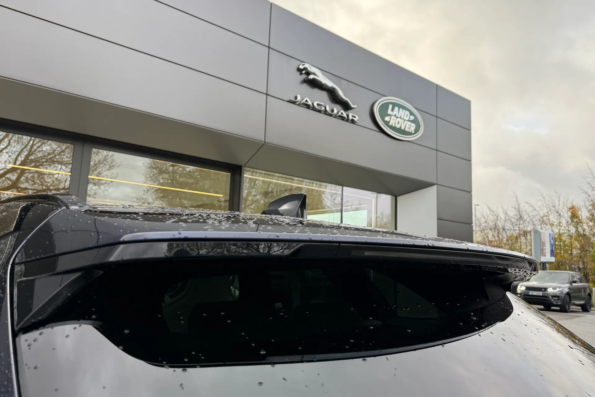 Jaguar F-PACE thumbnail image number 31