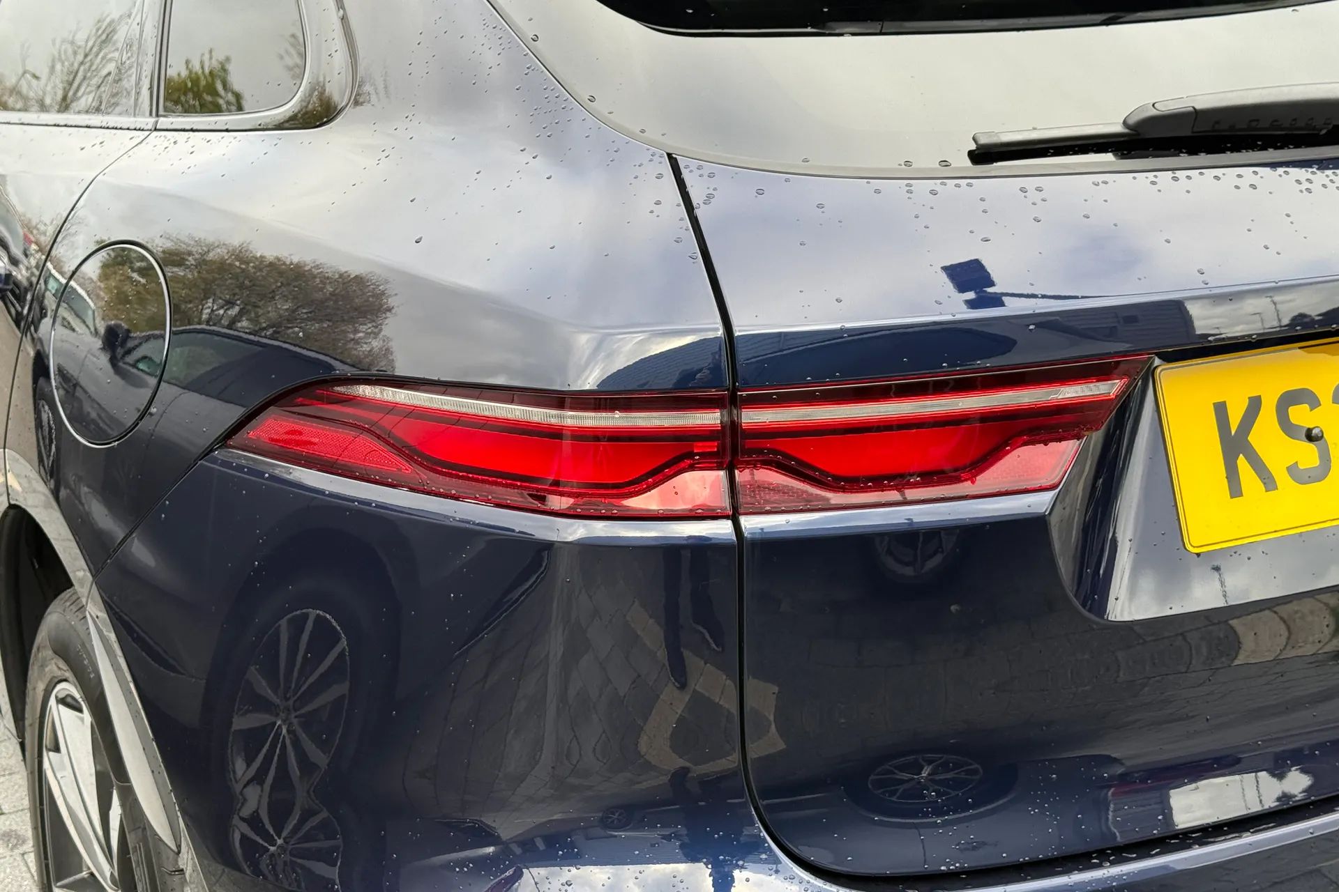 Jaguar F-PACE thumbnail image number 52