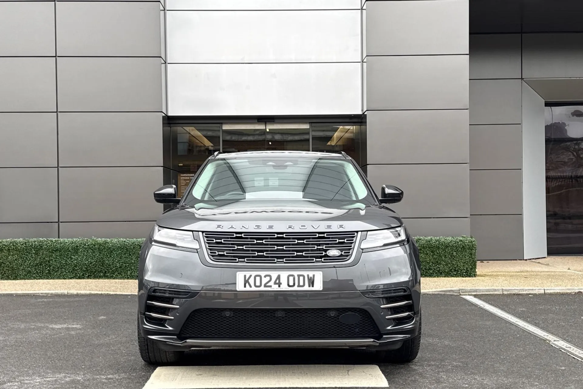 LAND ROVER RANGE ROVER VELAR thumbnail image number 12