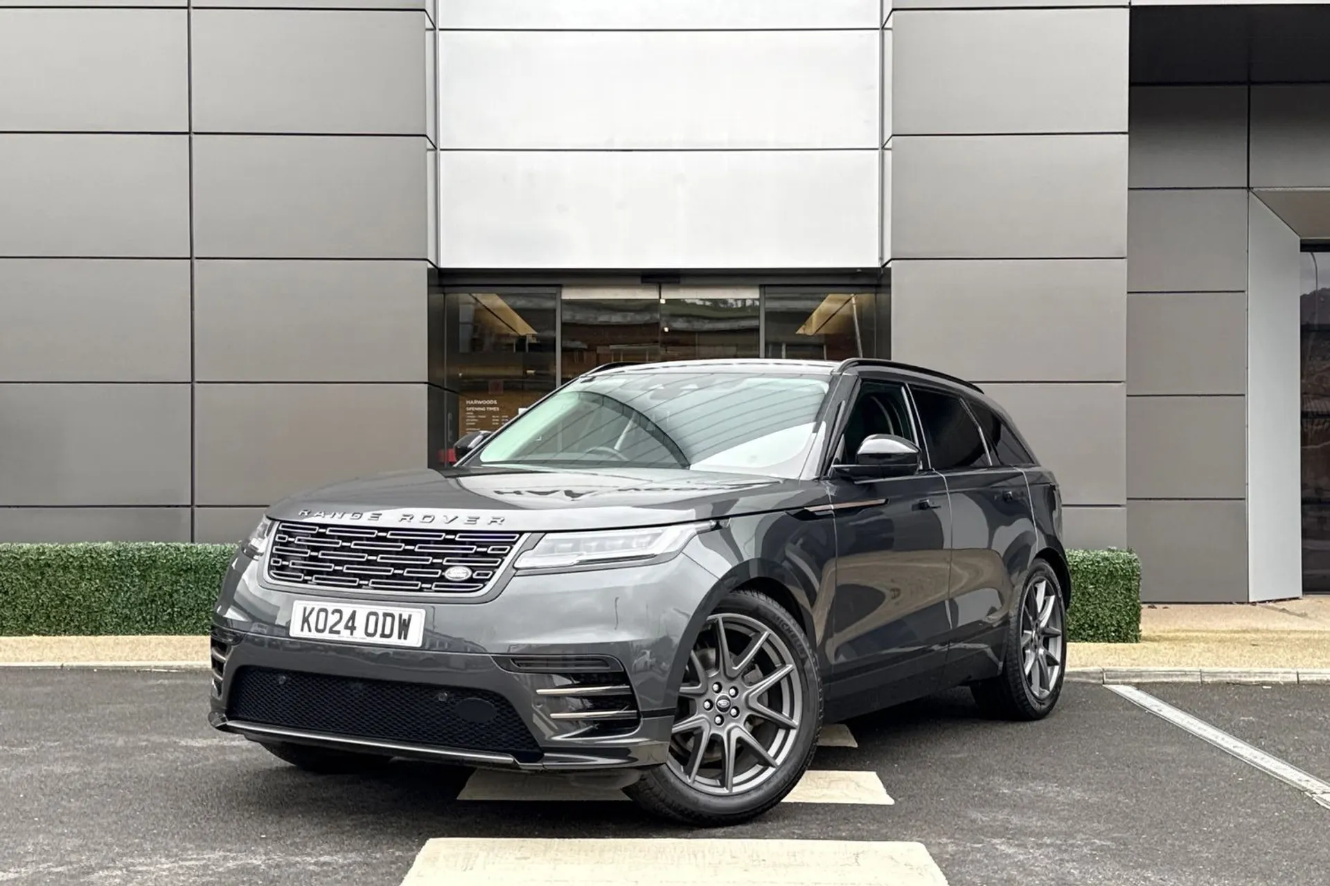 LAND ROVER RANGE ROVER VELAR thumbnail image number 8