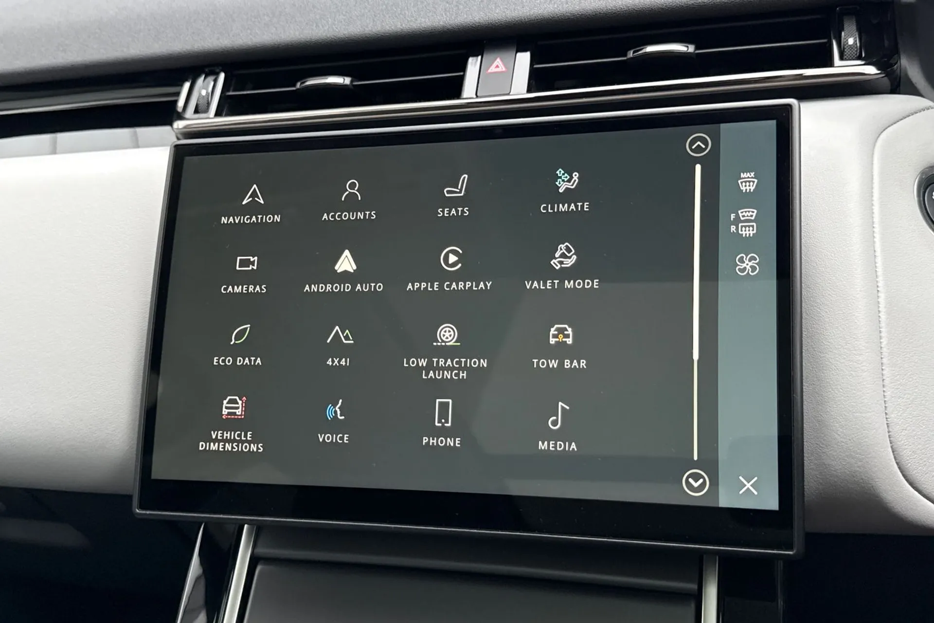 LAND ROVER RANGE ROVER VELAR thumbnail image number 63