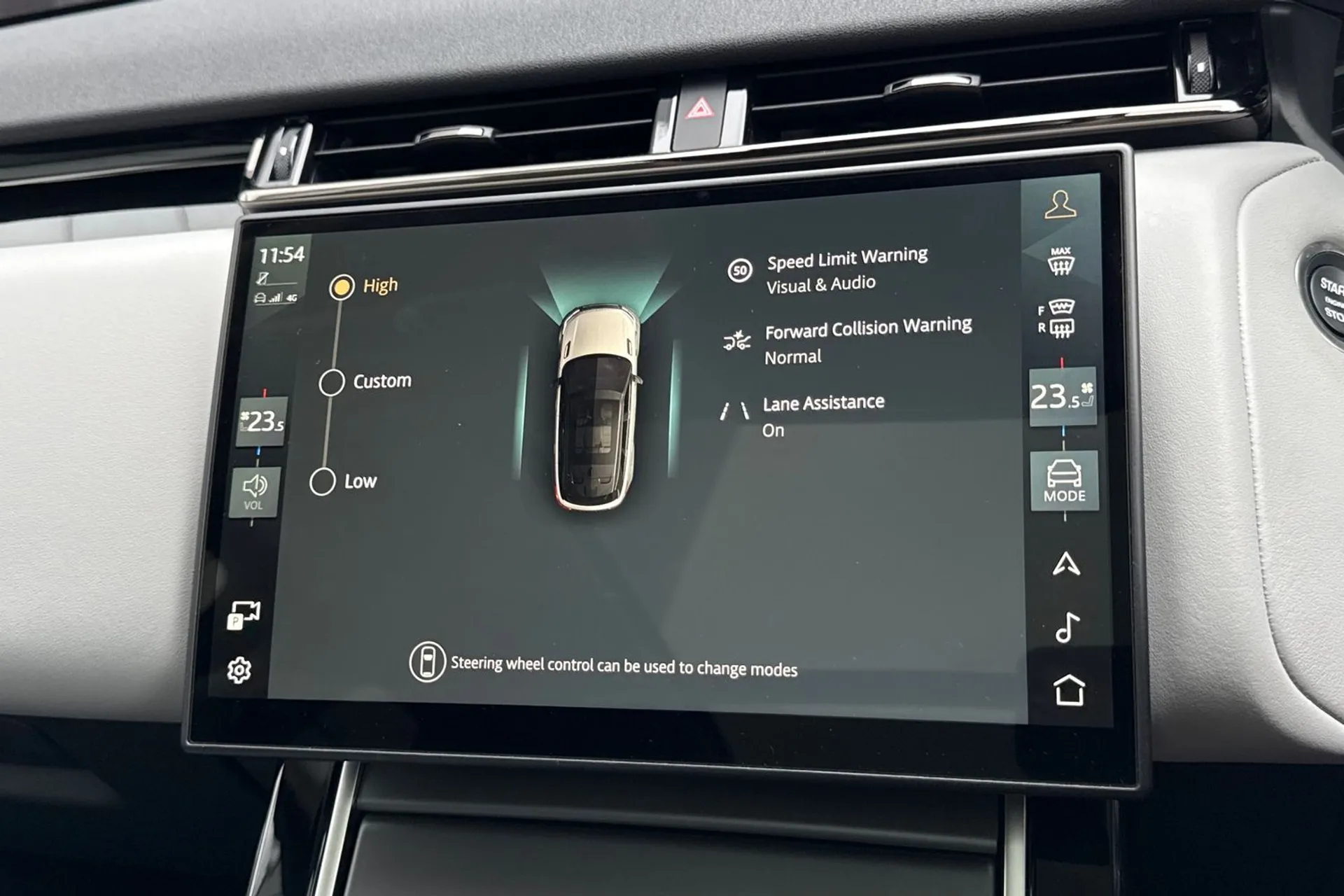 LAND ROVER RANGE ROVER VELAR thumbnail image number 38