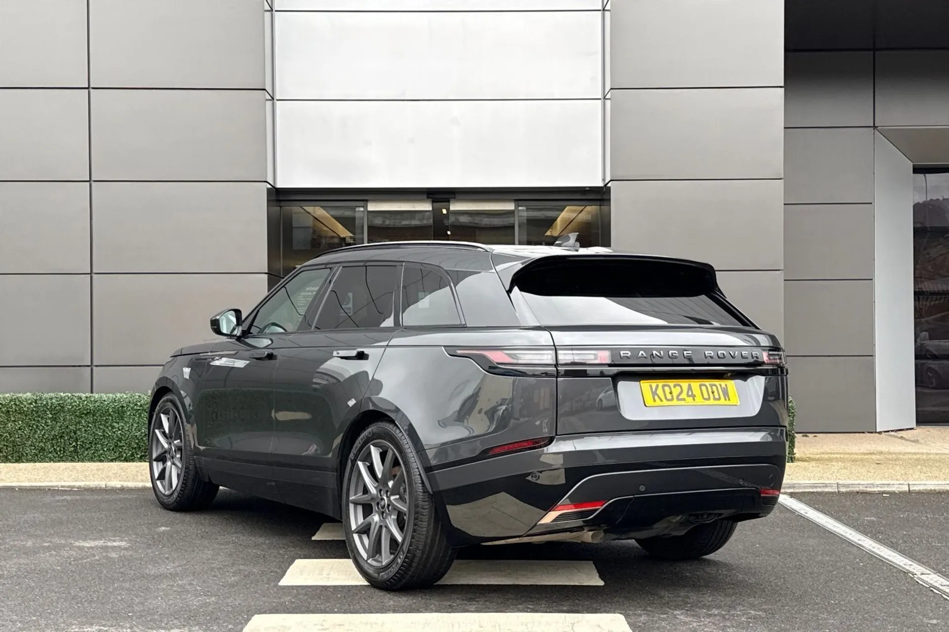 LAND ROVER RANGE ROVER VELAR thumbnail image number 17
