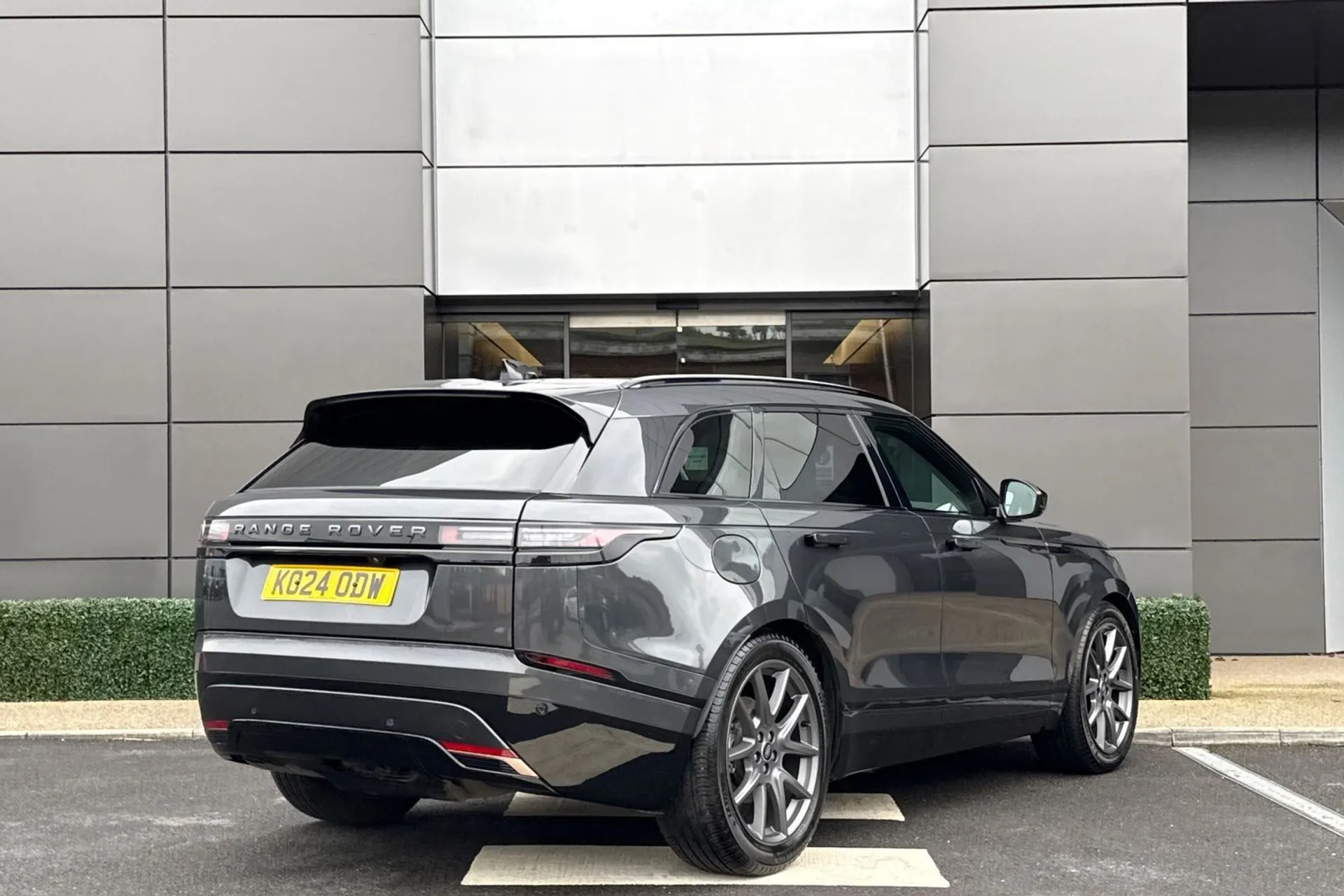 LAND ROVER RANGE ROVER VELAR thumbnail image number 13