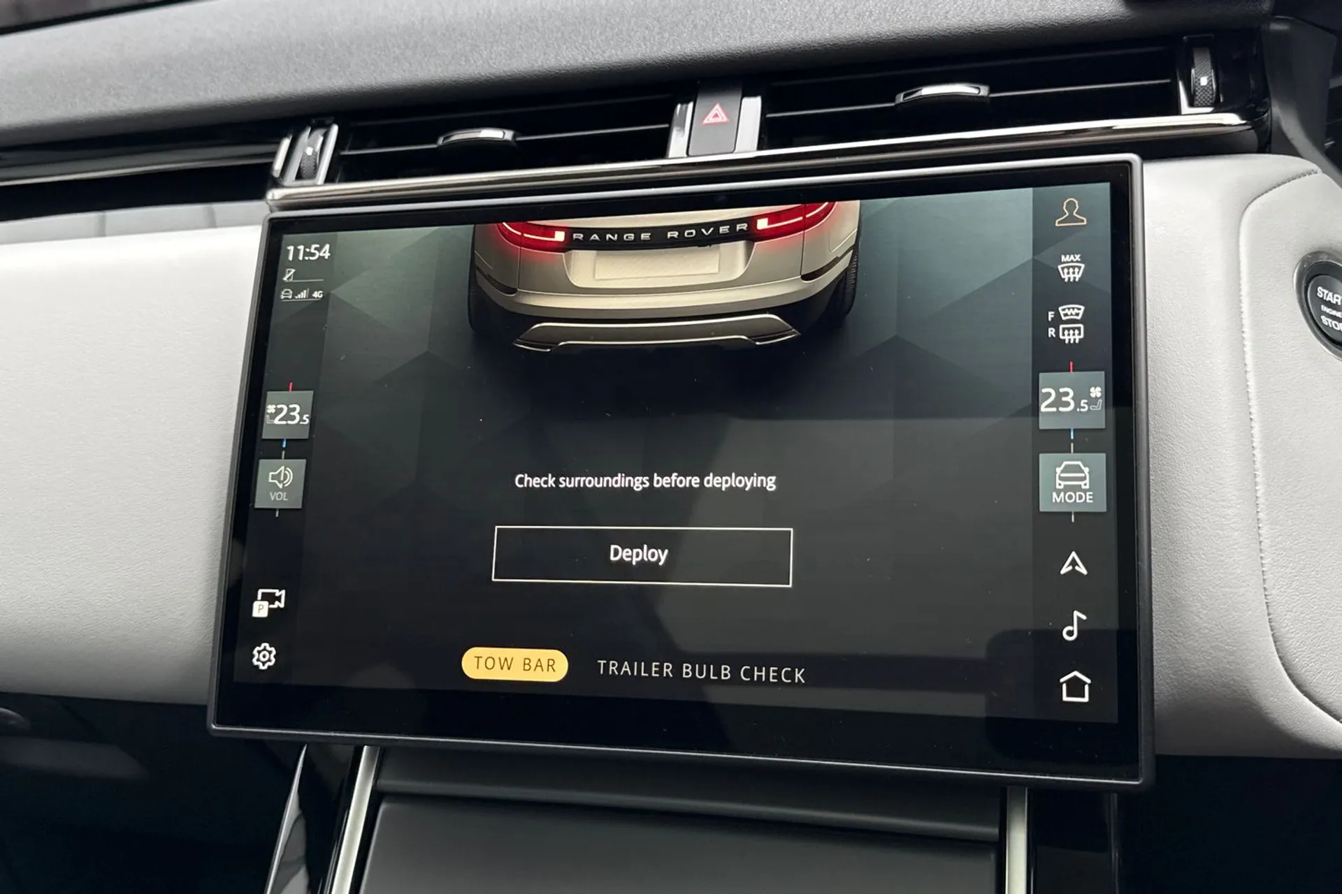 LAND ROVER RANGE ROVER VELAR thumbnail image number 15