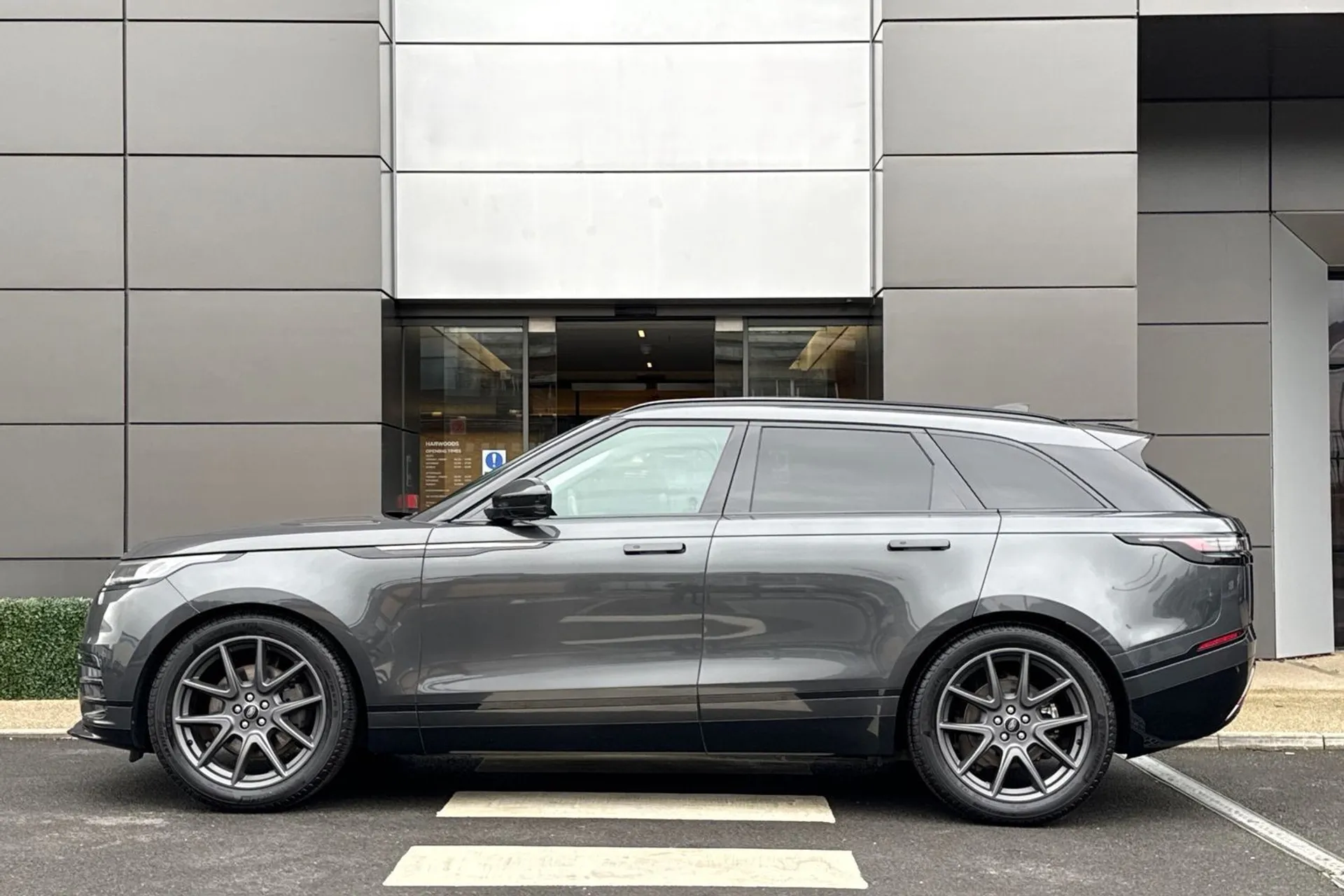 LAND ROVER RANGE ROVER VELAR thumbnail image number 7