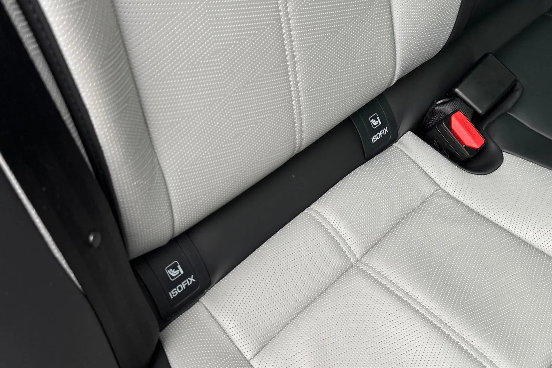 LAND ROVER RANGE ROVER VELAR thumbnail image number 49