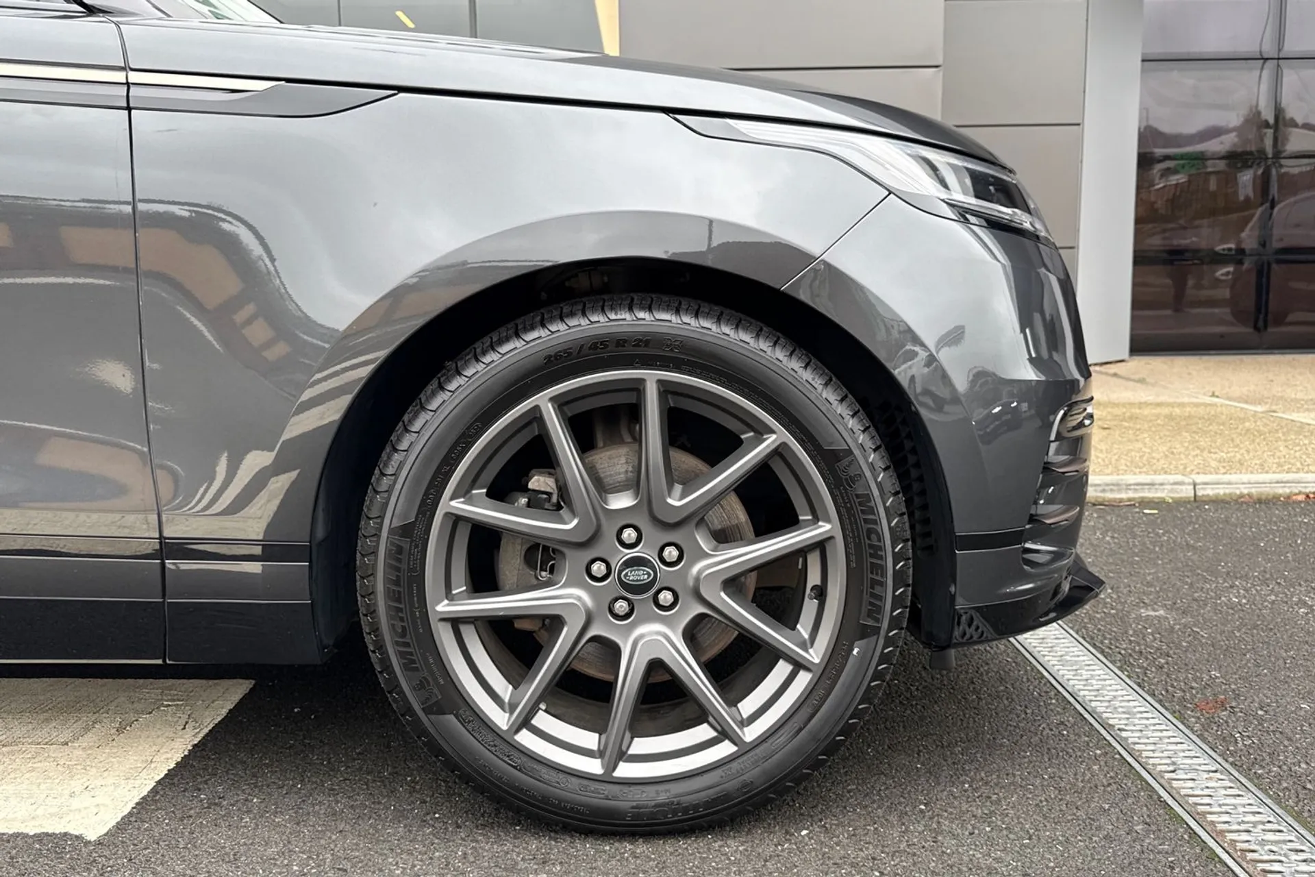 LAND ROVER RANGE ROVER VELAR thumbnail image number 19