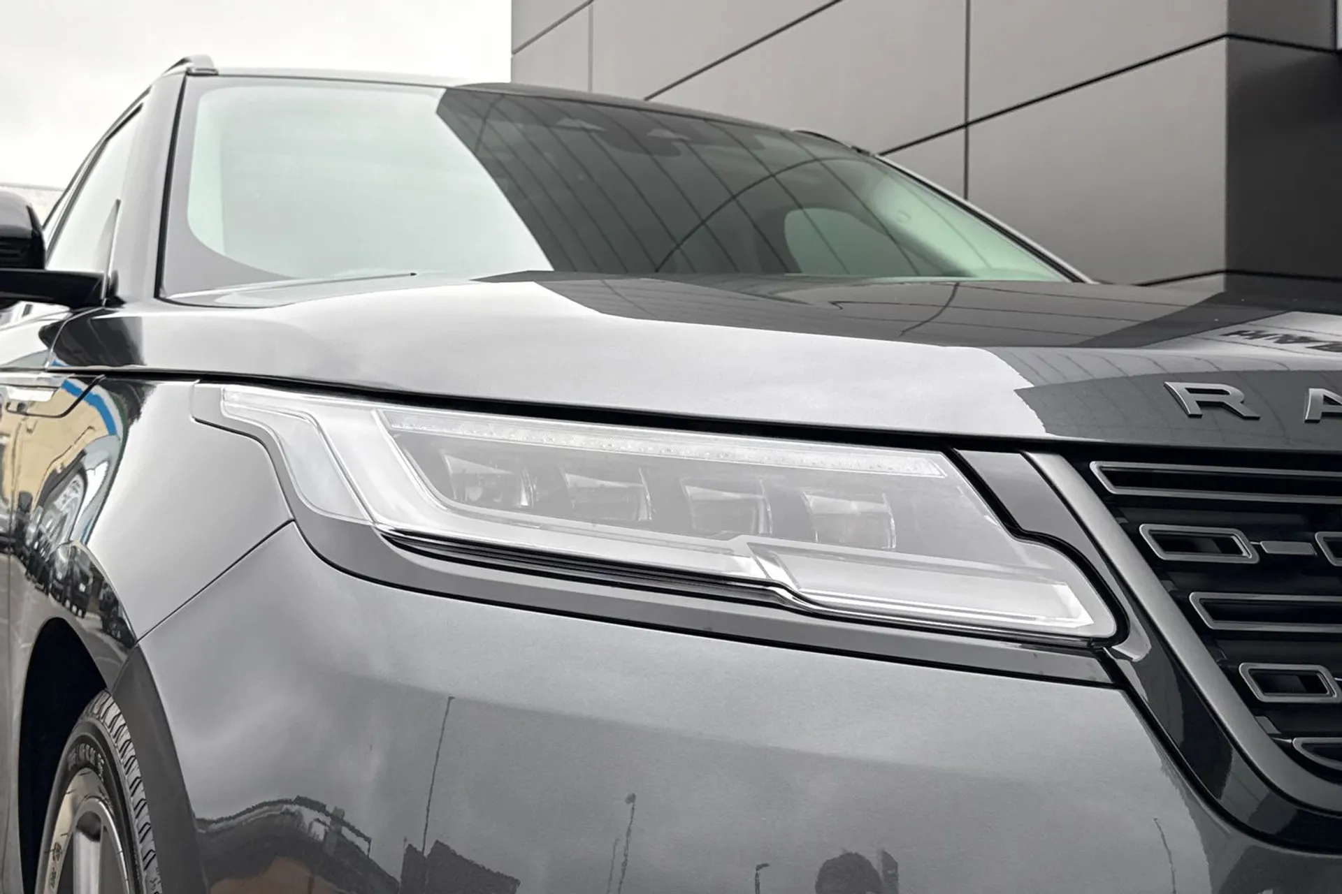 LAND ROVER RANGE ROVER VELAR thumbnail image number 21