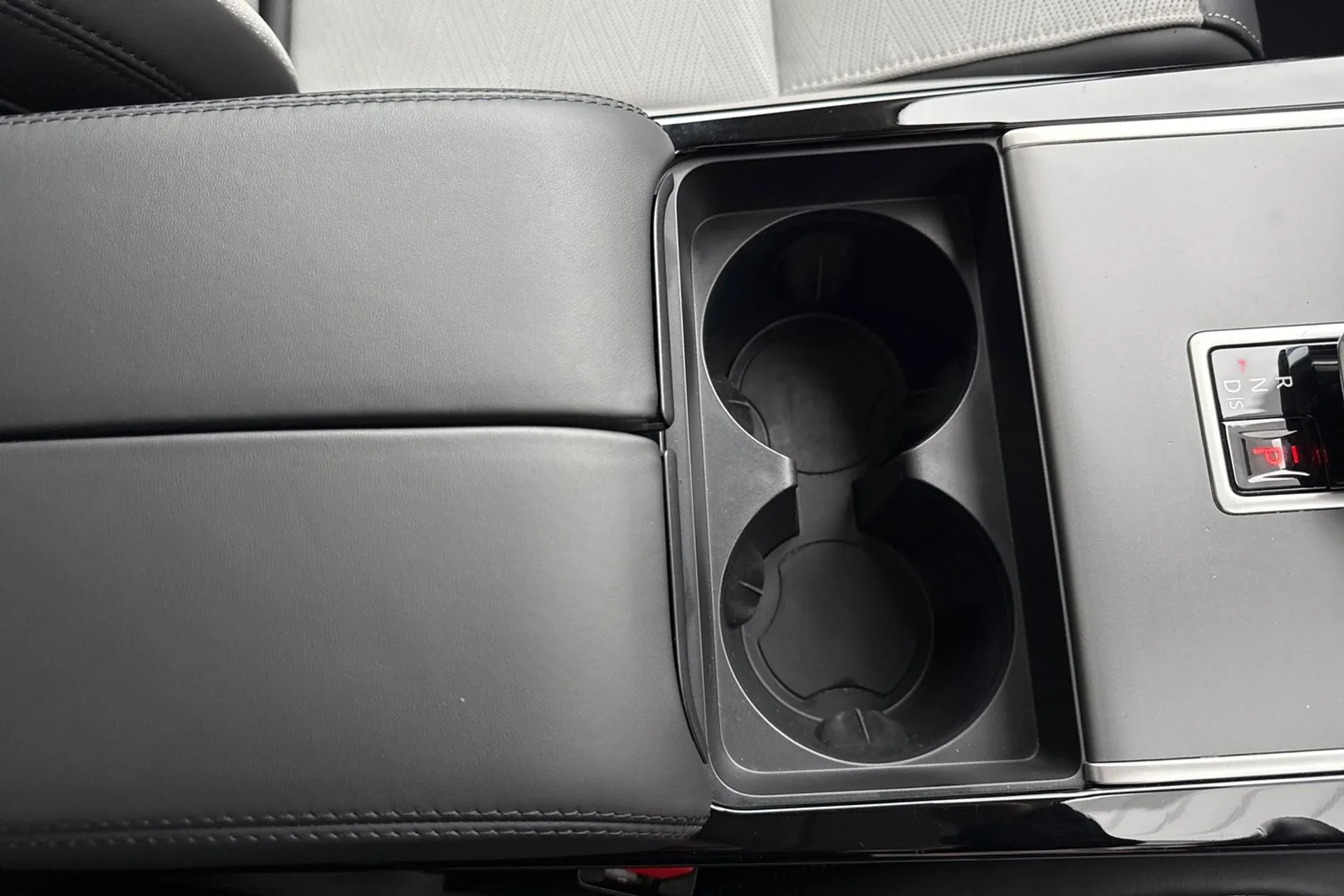 LAND ROVER RANGE ROVER VELAR thumbnail image number 59