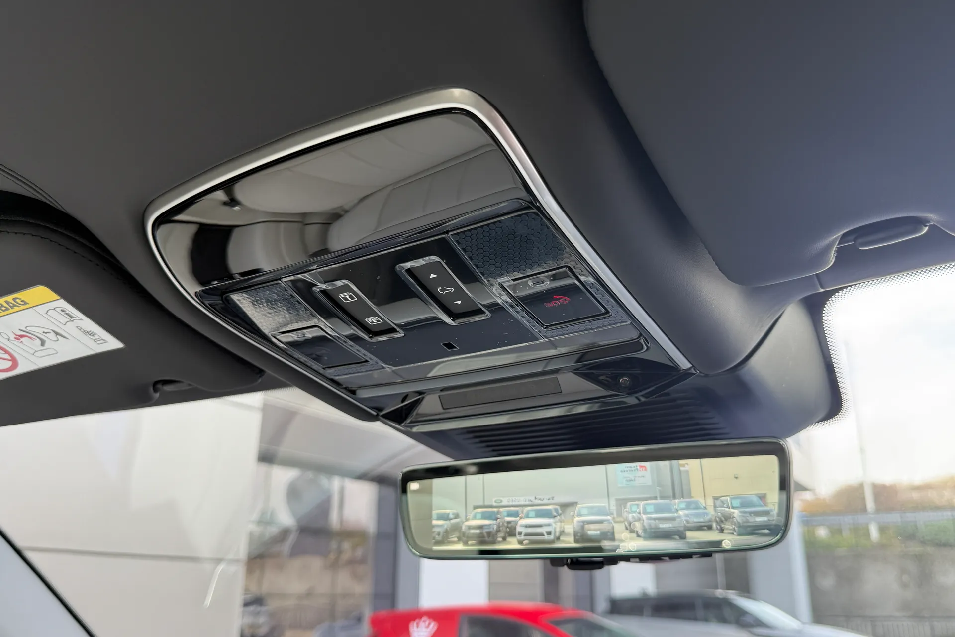 LAND ROVER RANGE ROVER thumbnail image number 37