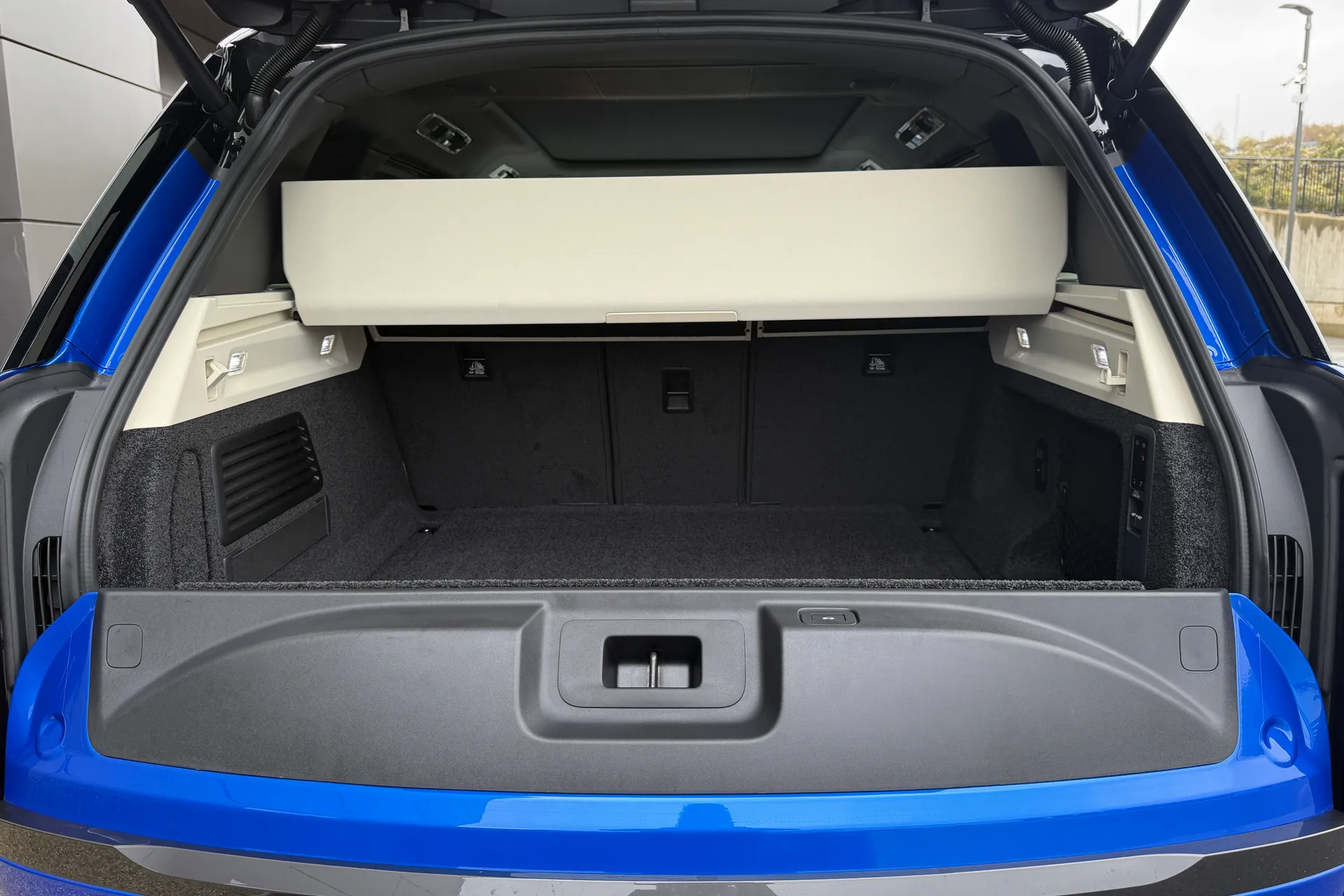 LAND ROVER RANGE ROVER thumbnail image number 45